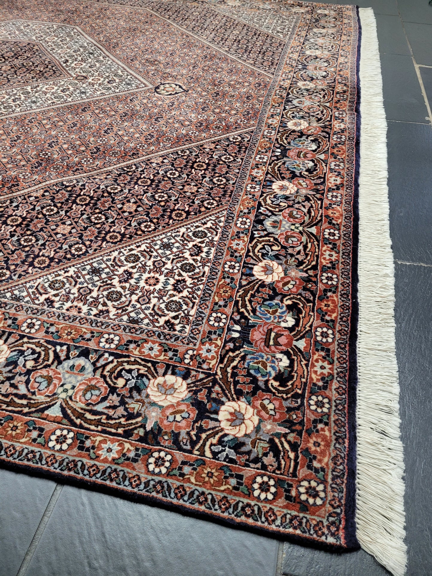 Bidjar Teppich 255x245 cm feine Korkwolle geometrisches Medaillon