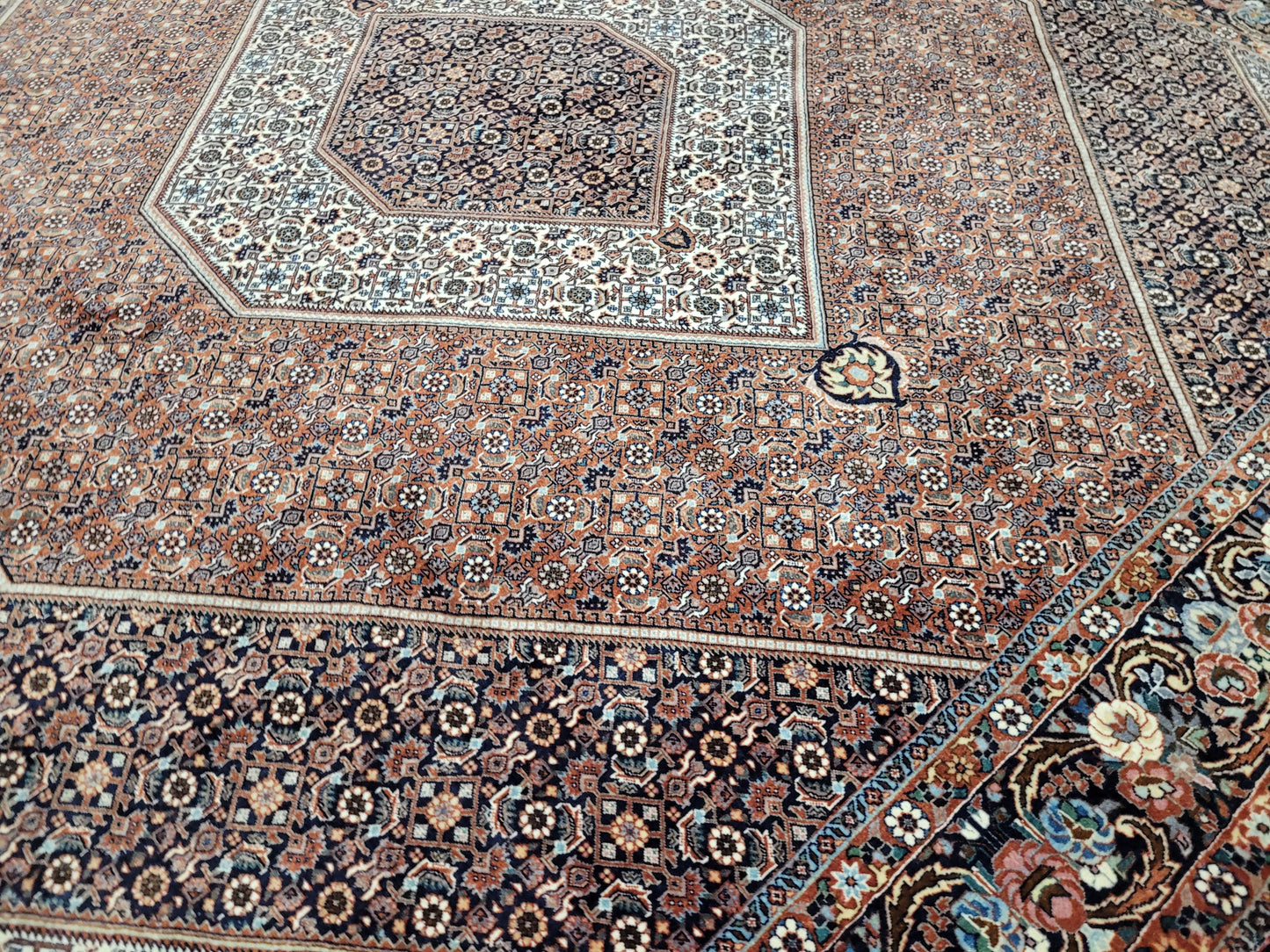 Bidjar Teppich 255x245 cm feine Korkwolle geometrisches Medaillon