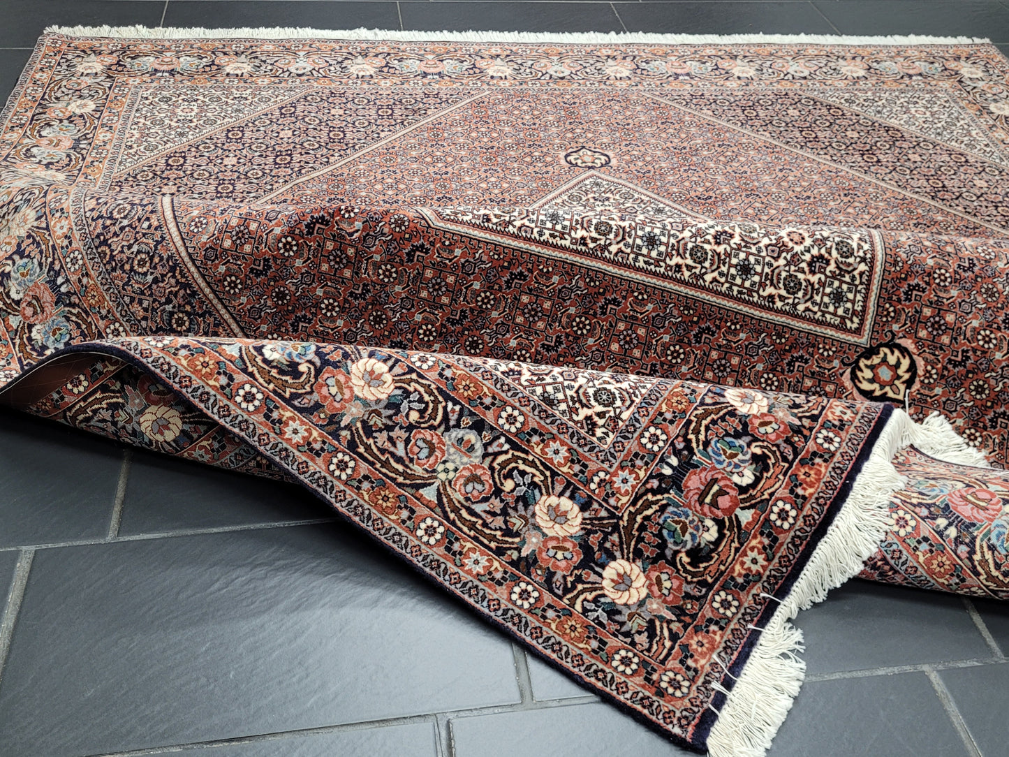 Bidjar Teppich 255x245 cm feine Korkwolle geometrisches Medaillon