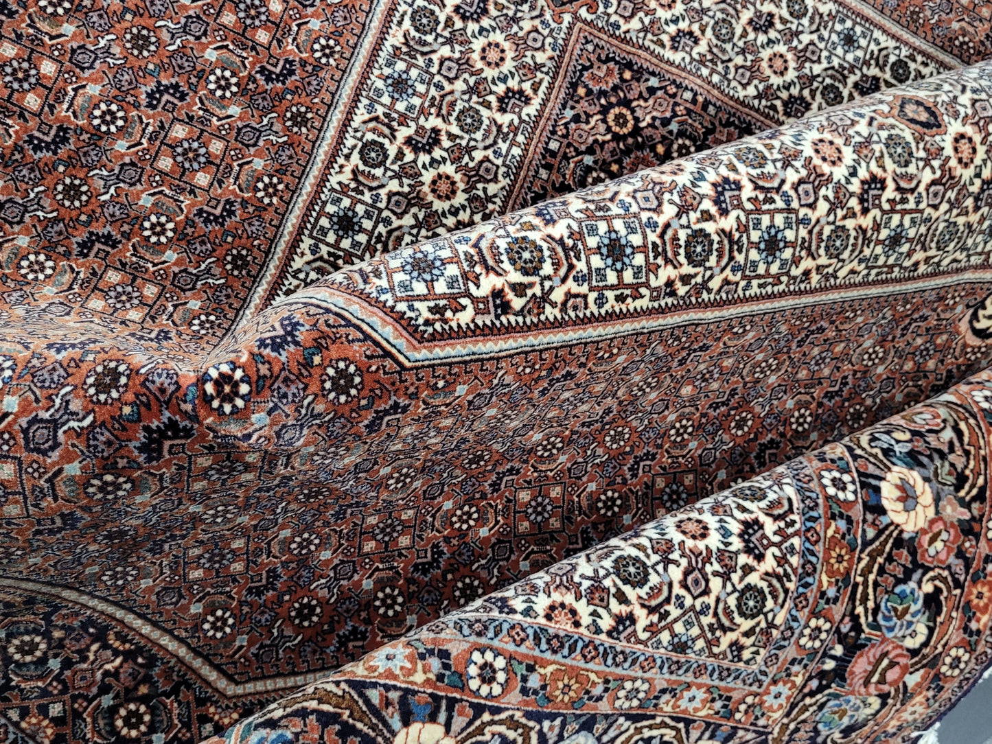 Bidjar Teppich 255x245 cm feine Korkwolle geometrisches Medaillon