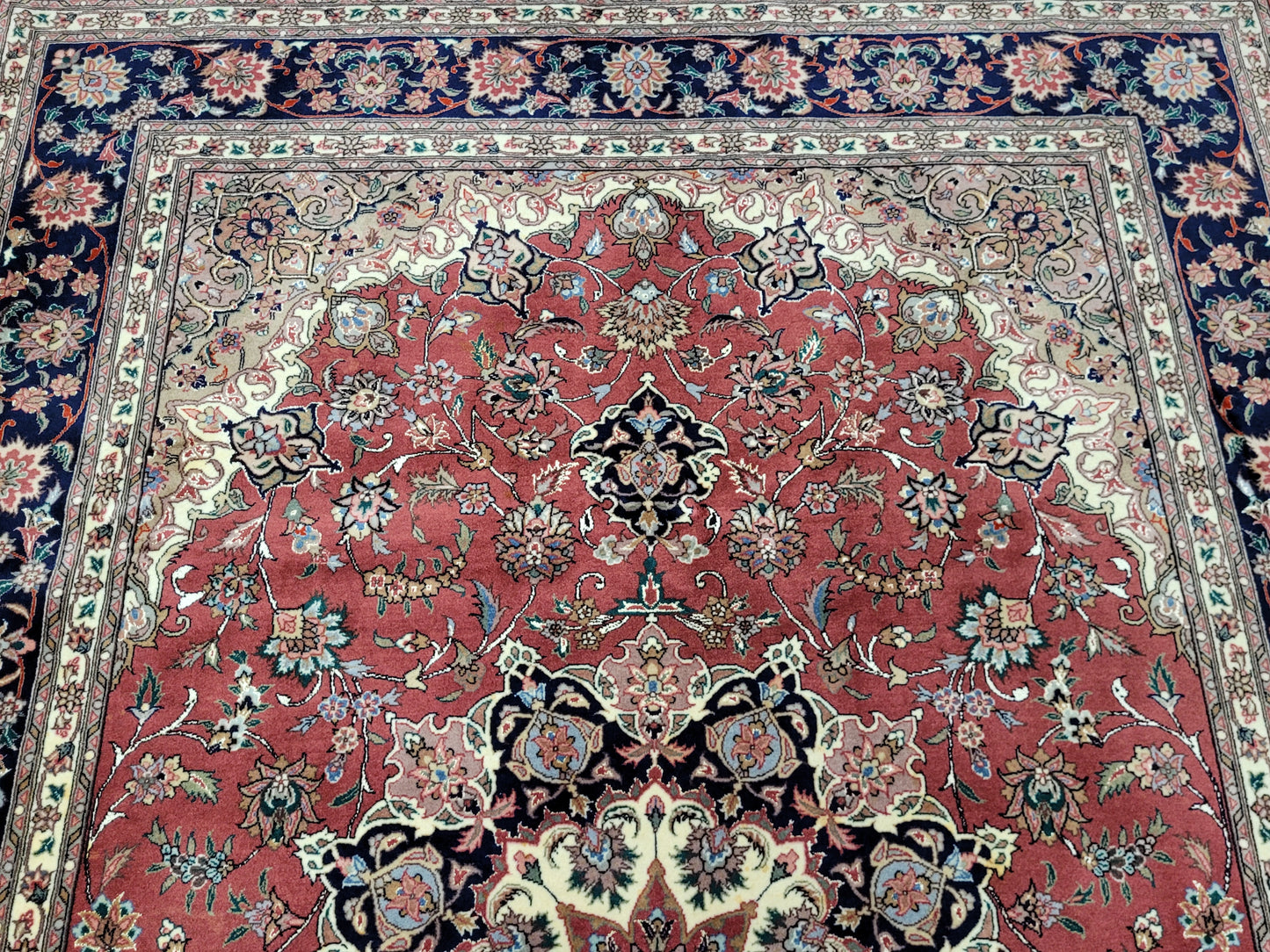 Täbriz Teppich 250x170 cm feine Korkwolle mit Seide Medaillonmuster