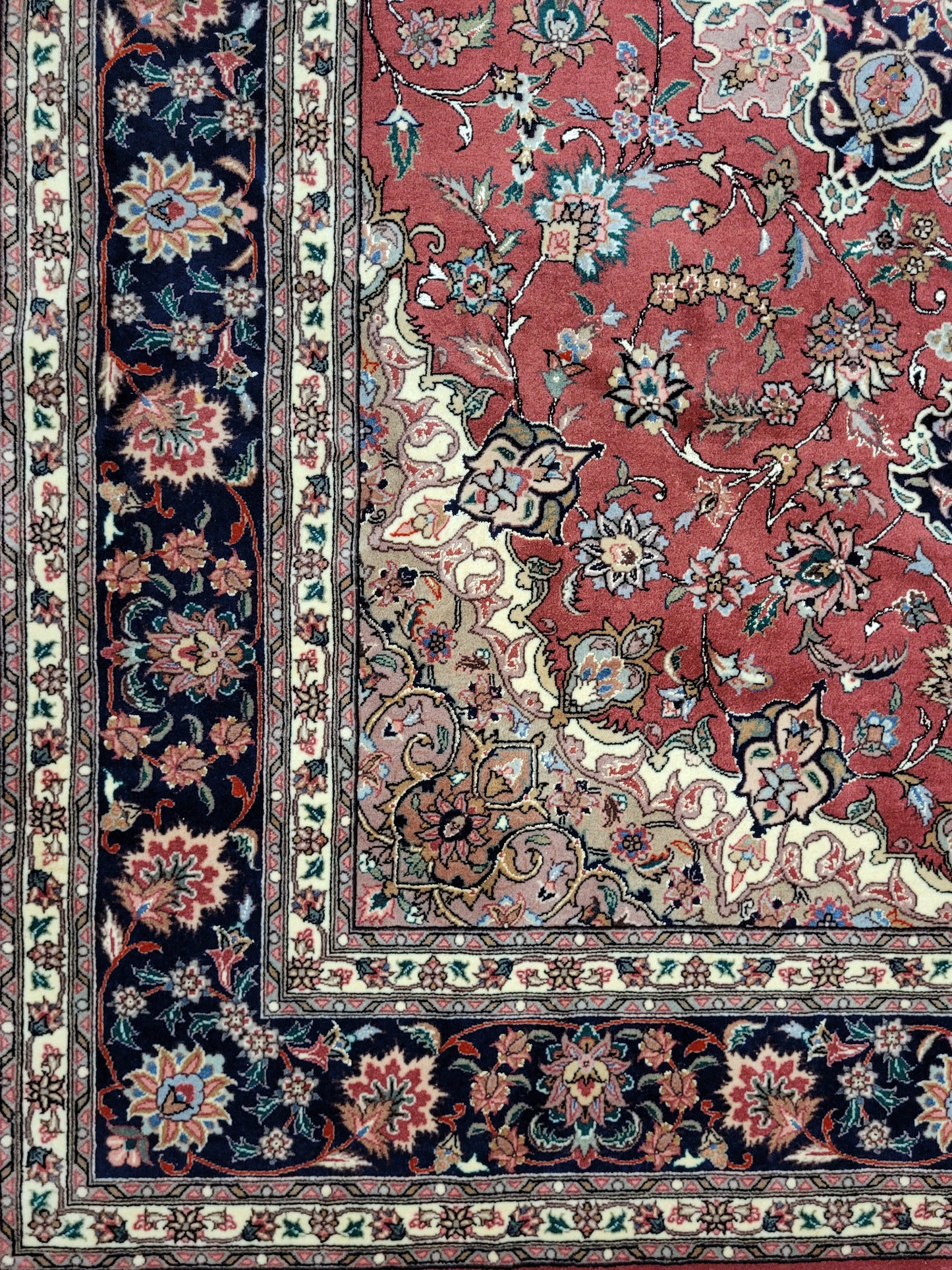 Täbriz Teppich 250x170 cm feine Korkwolle mit Seide Medaillonmuster