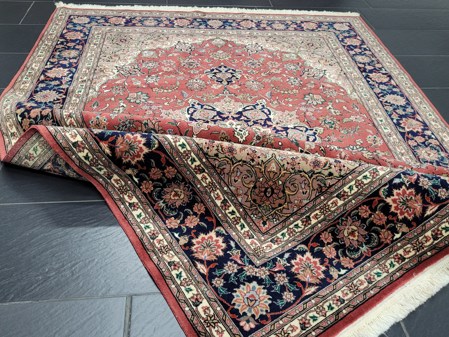 Täbriz Teppich 250x170 cm feine Korkwolle mit Seide Medaillonmuster