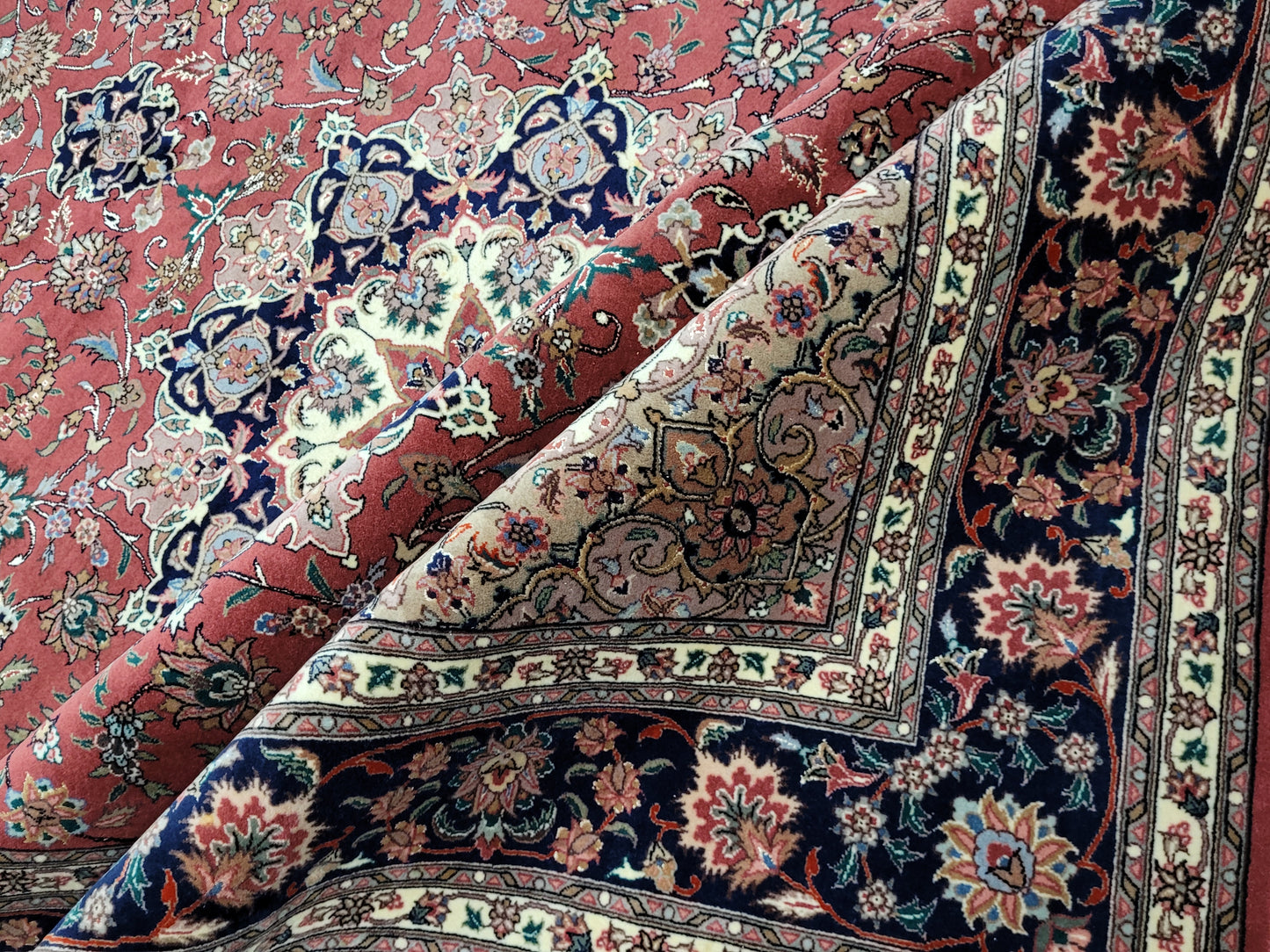 Täbriz Teppich 250x170 cm feine Korkwolle mit Seide Medaillonmuster