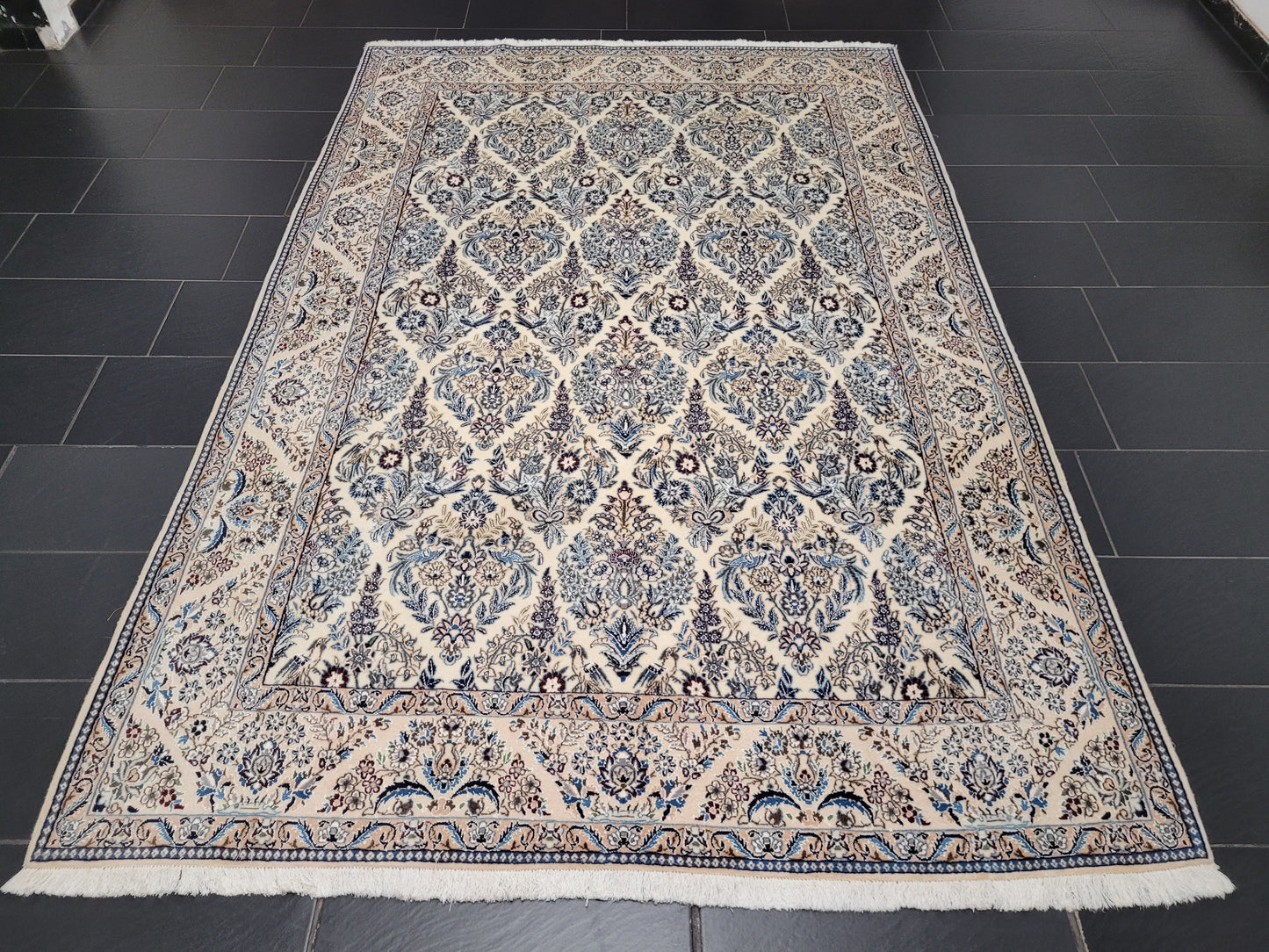 Nain Teppich 300x200 cm feine Korkwolle mit Seide – Vogel- und Blumenmotiv