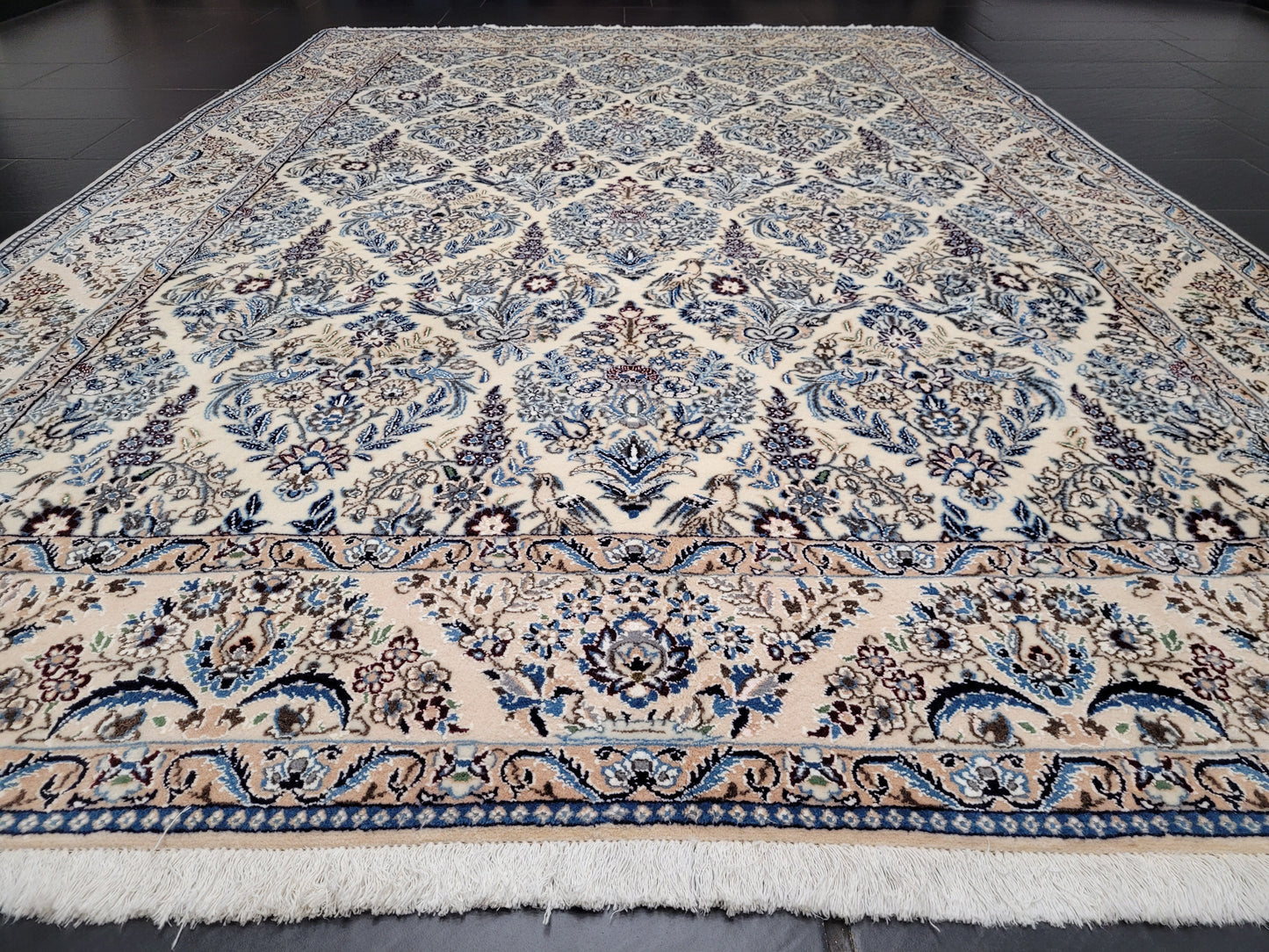 Nain Teppich 300x200 cm feine Korkwolle mit Seide – Vogel- und Blumenmotiv