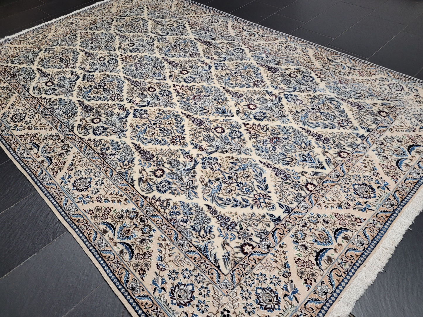 Nain Teppich 300x200 cm feine Korkwolle mit Seide – Vogel- und Blumenmotiv