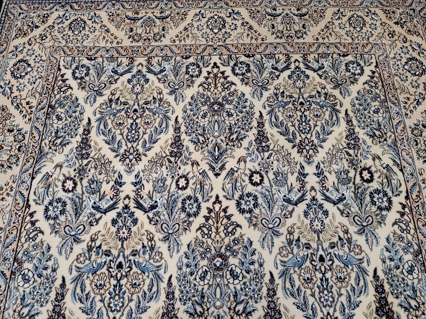 Nain Teppich 300x200 cm feine Korkwolle mit Seide – Vogel- und Blumenmotiv