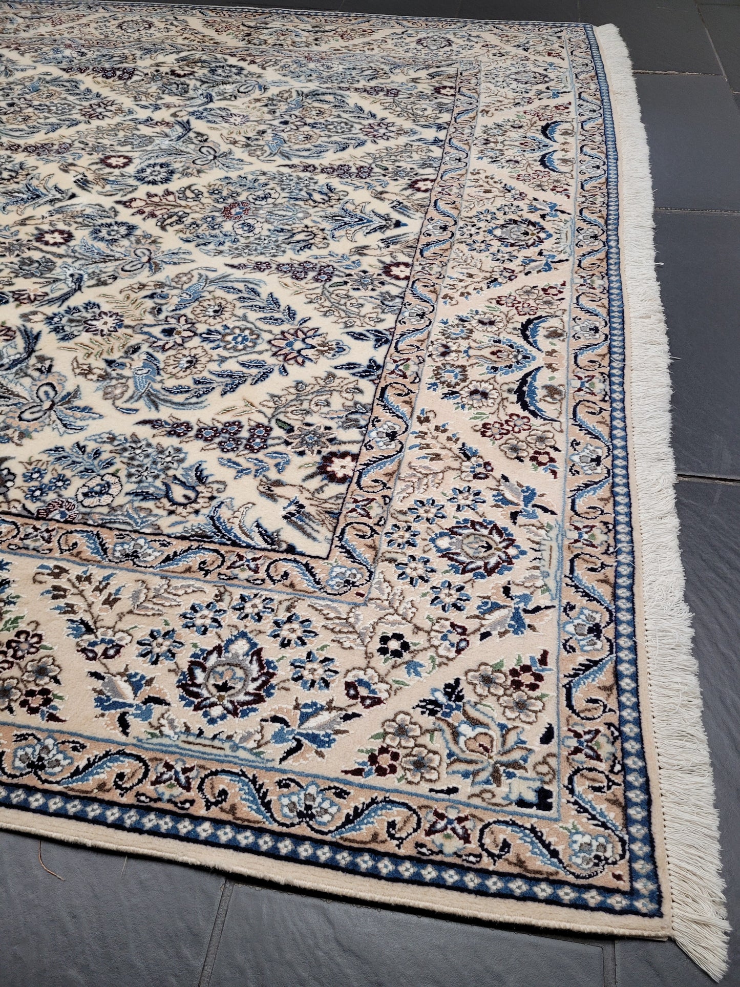 Nain Teppich 300x200 cm feine Korkwolle mit Seide – Vogel- und Blumenmotiv