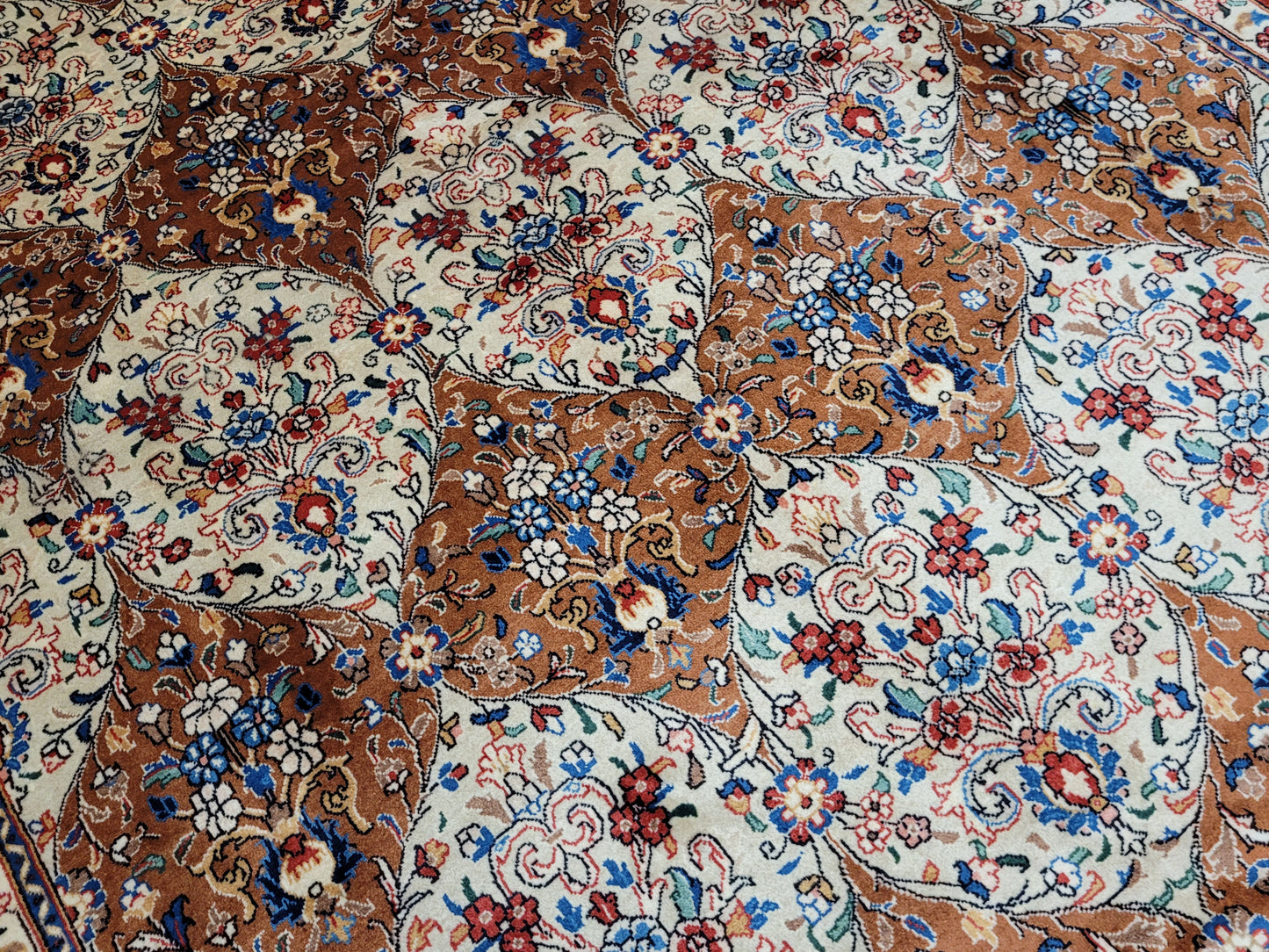 Keshan Teppich Korkwolle florales Medaillonmuster 290x200 cm