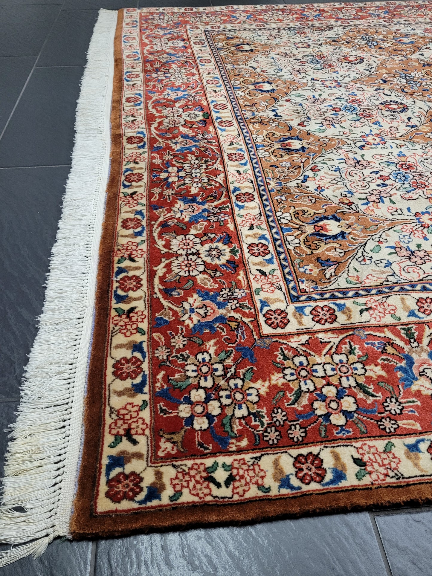 Keshan Teppich Korkwolle florales Medaillonmuster 290x200 cm