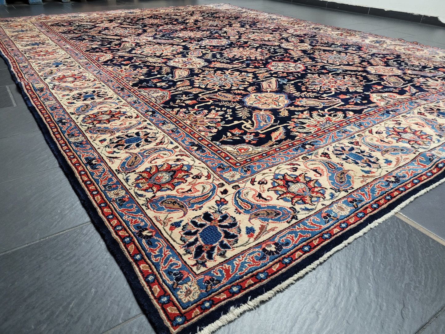 Sarough Teppich Korkwolle florales Design 370x270 cm