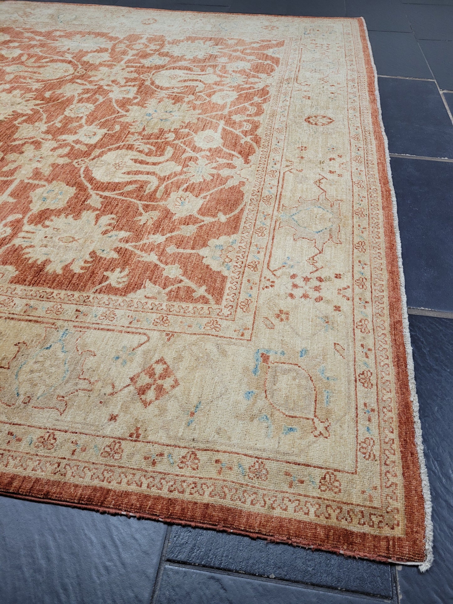 Ziegler Teppich handgeknüpft florales Design 340x250 cm