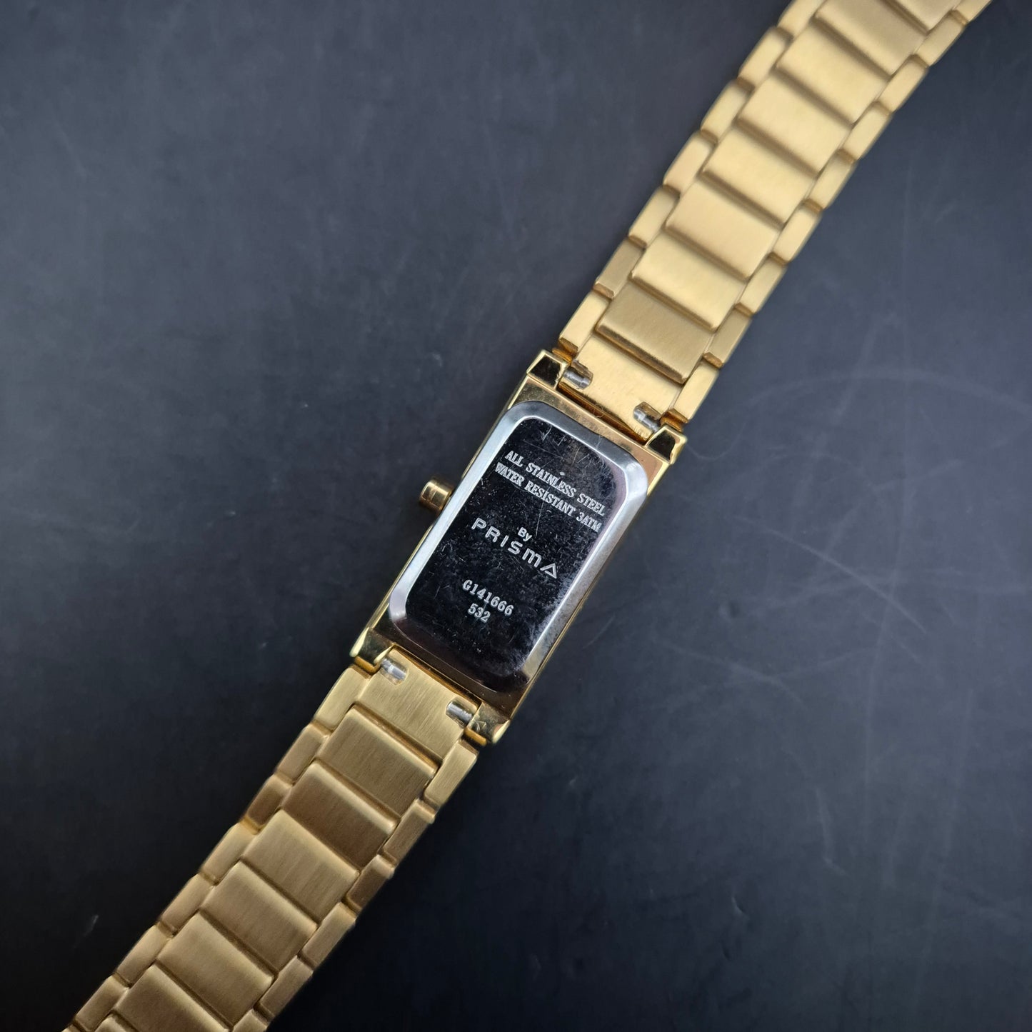 Elegante Damen Uhr von Prisma – Goldenes Design mit klassischer Note