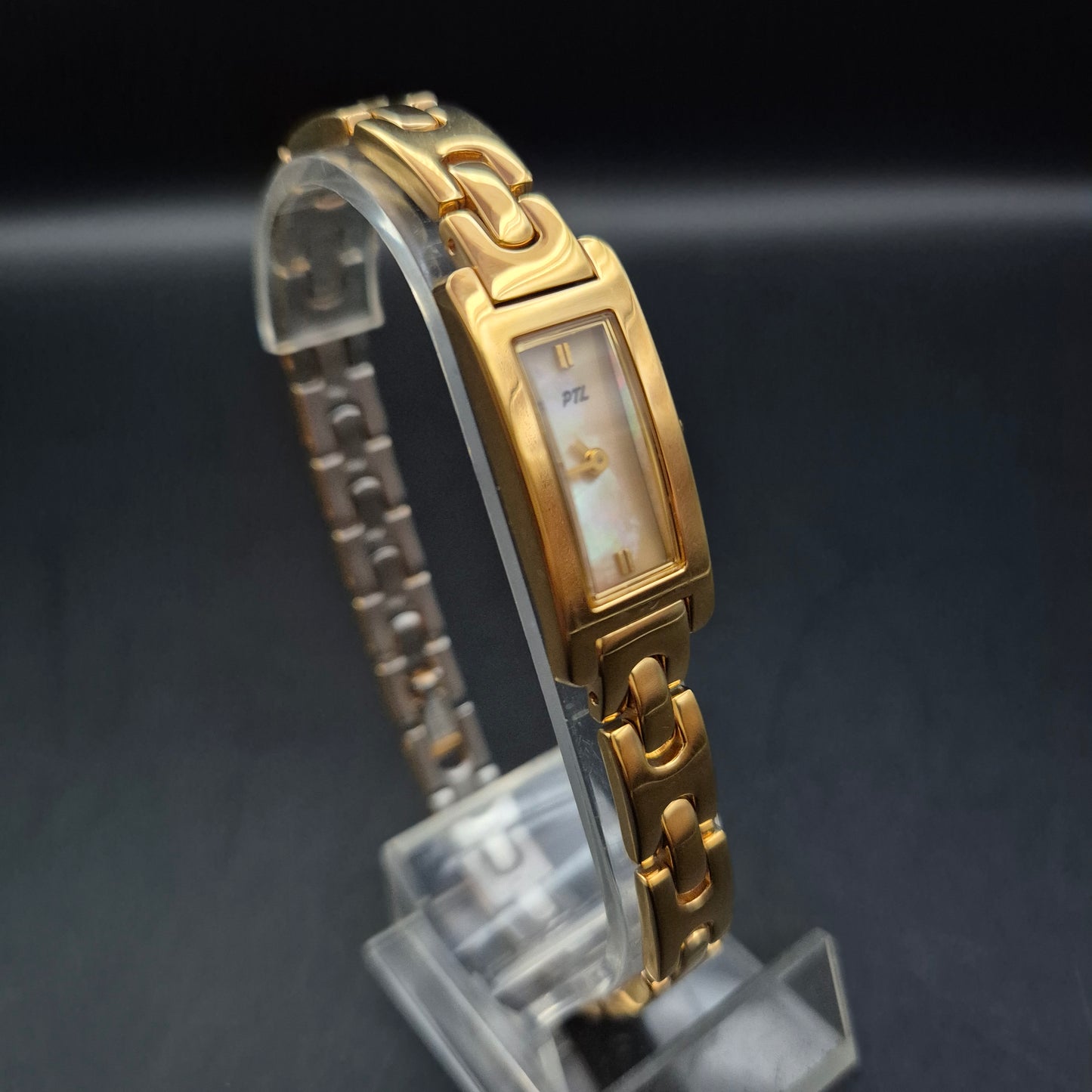 Prisma Damen Uhr – Zweifarbige Edelstahl Uhr mit Perlmutt Zifferblatt