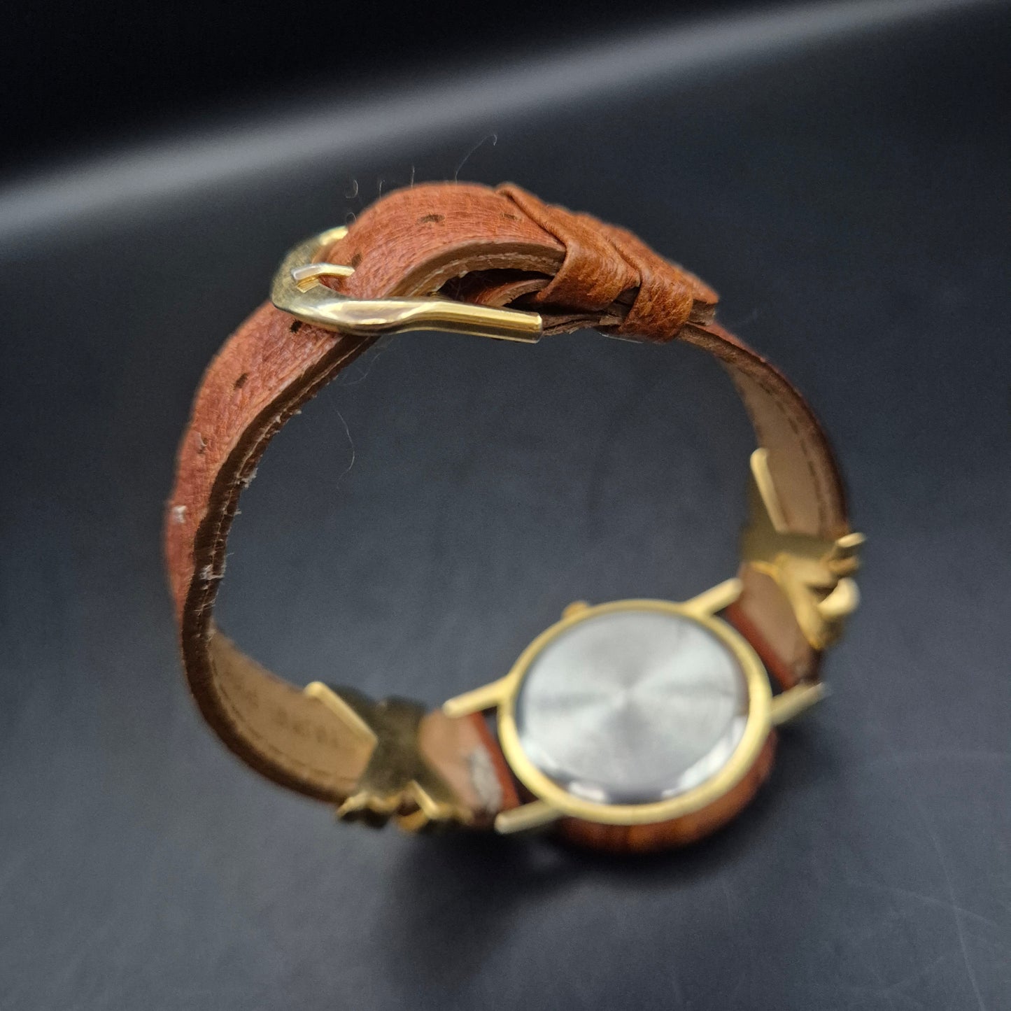 Holzoptik Damen Uhr – Vintage Stil mit braunem Lederarmband