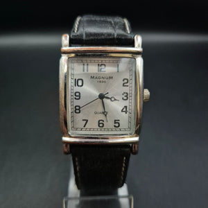 Magnum Herren Uhr – Klassisches Design mit rechteckigem Gehäuse
