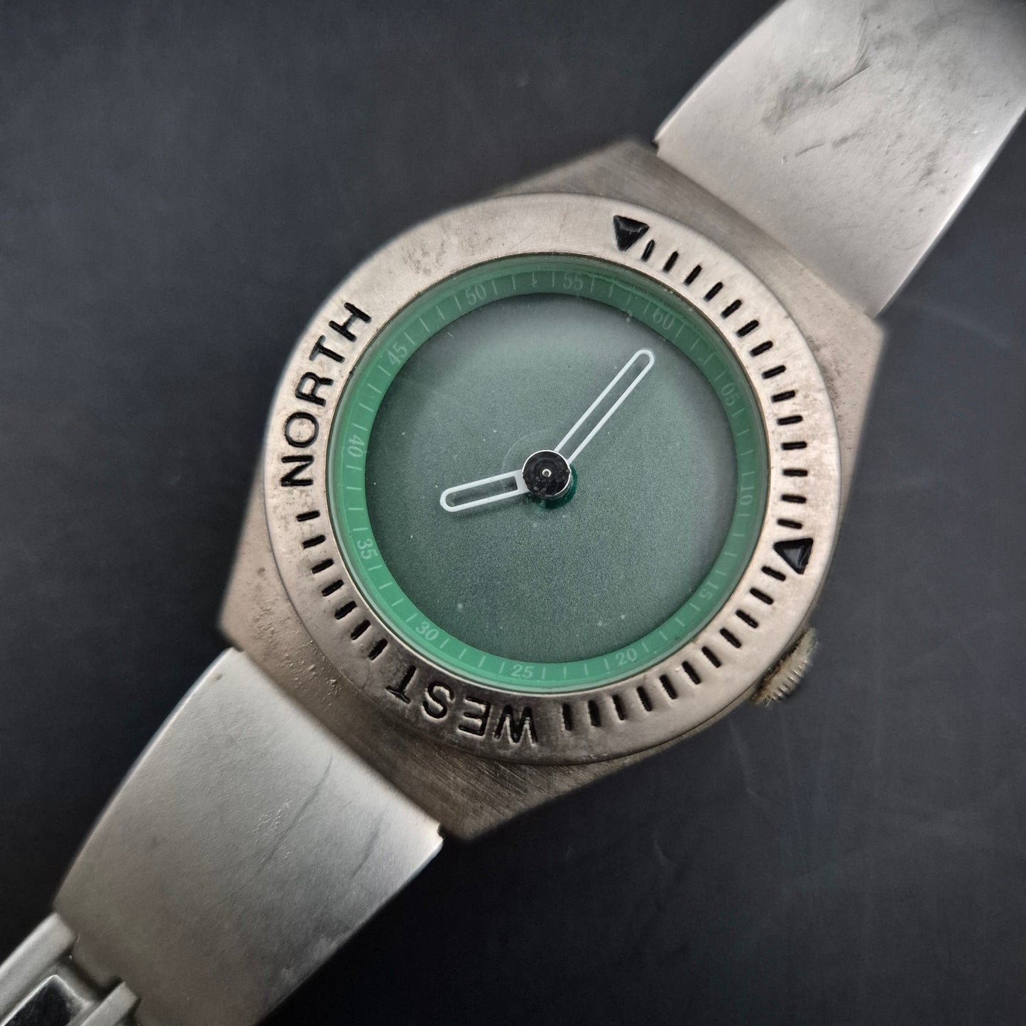 Rolven Herren Uhr – Edelstahl Design mit grünem Zifferblatt