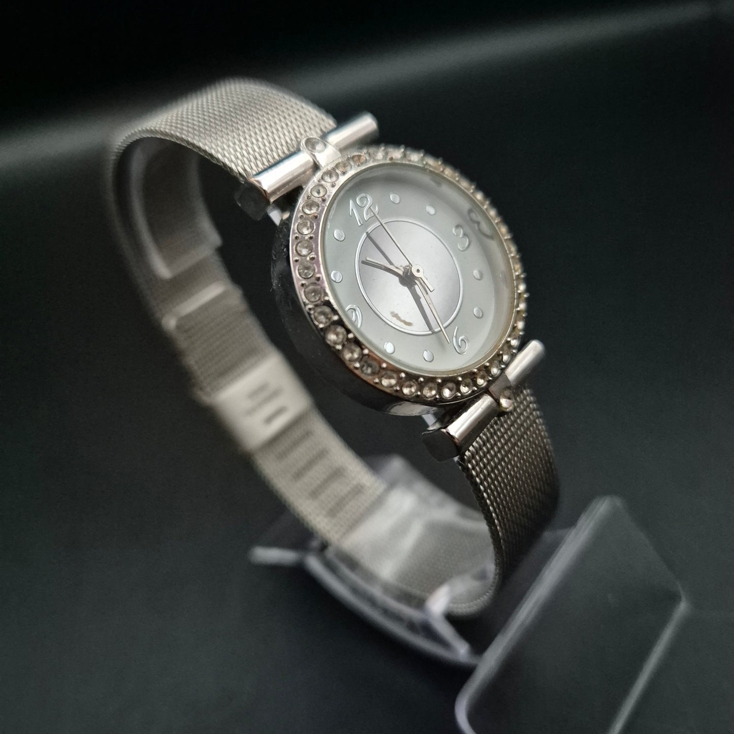 LBVYR Damen Uhr – Silberne Mesh Uhr mit Strassrand