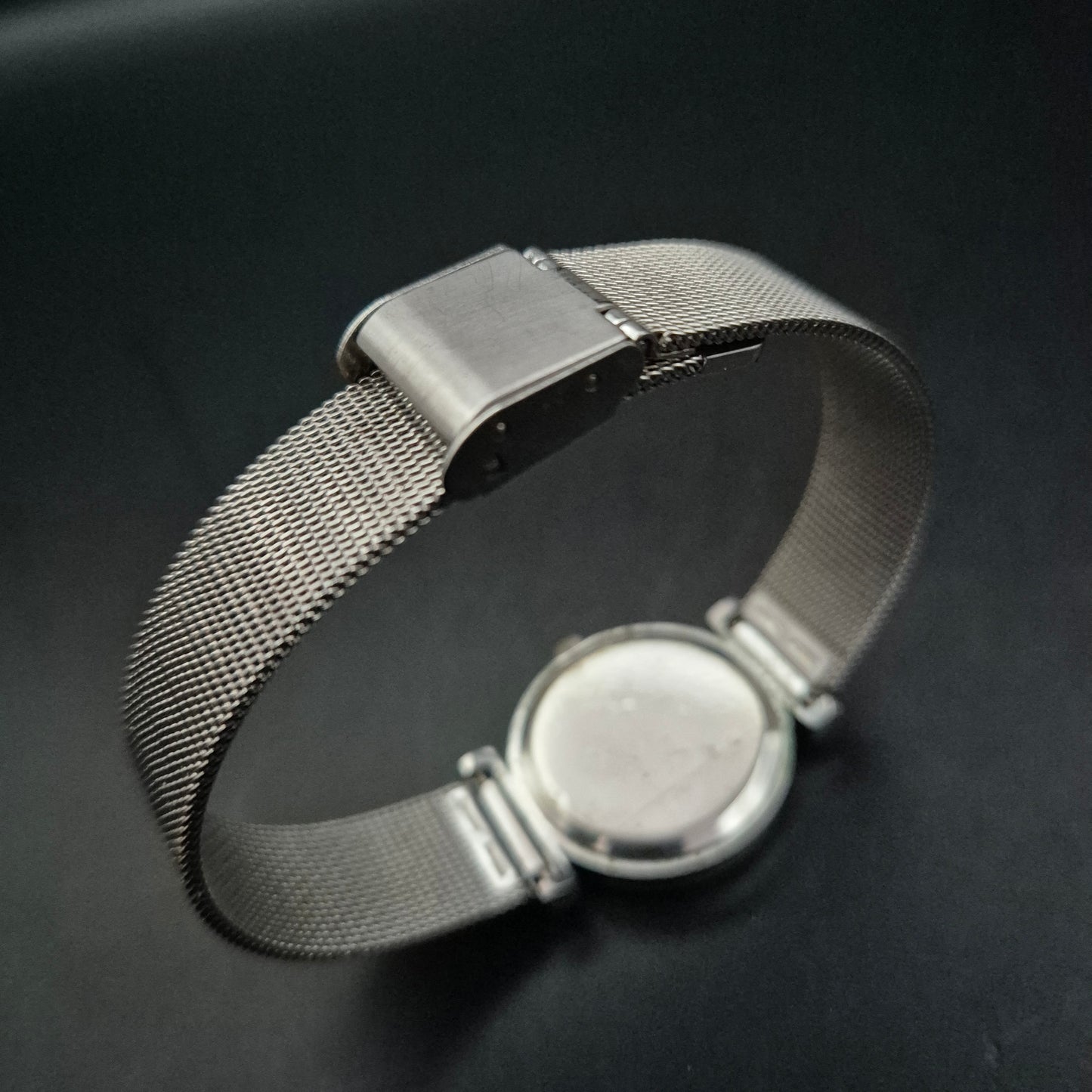 LBVYR Damen Uhr – Silberne Mesh Uhr mit Strassrand