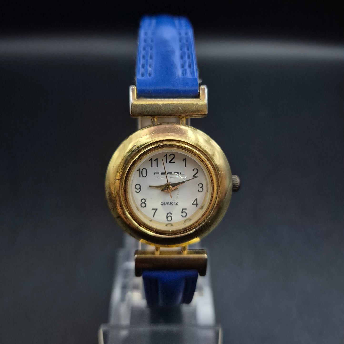 PEARL Damen Uhr – Goldfarbenes Gehäuse mit blauem Armband