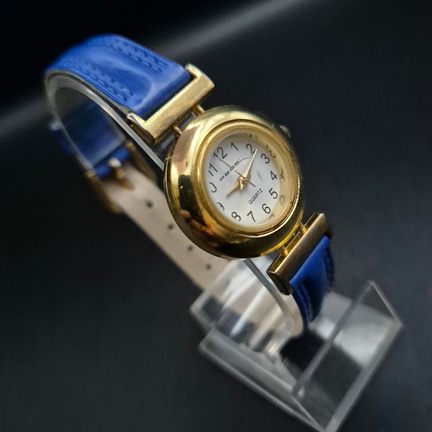 PEARL Damen Uhr – Goldfarbenes Gehäuse mit blauem Armband