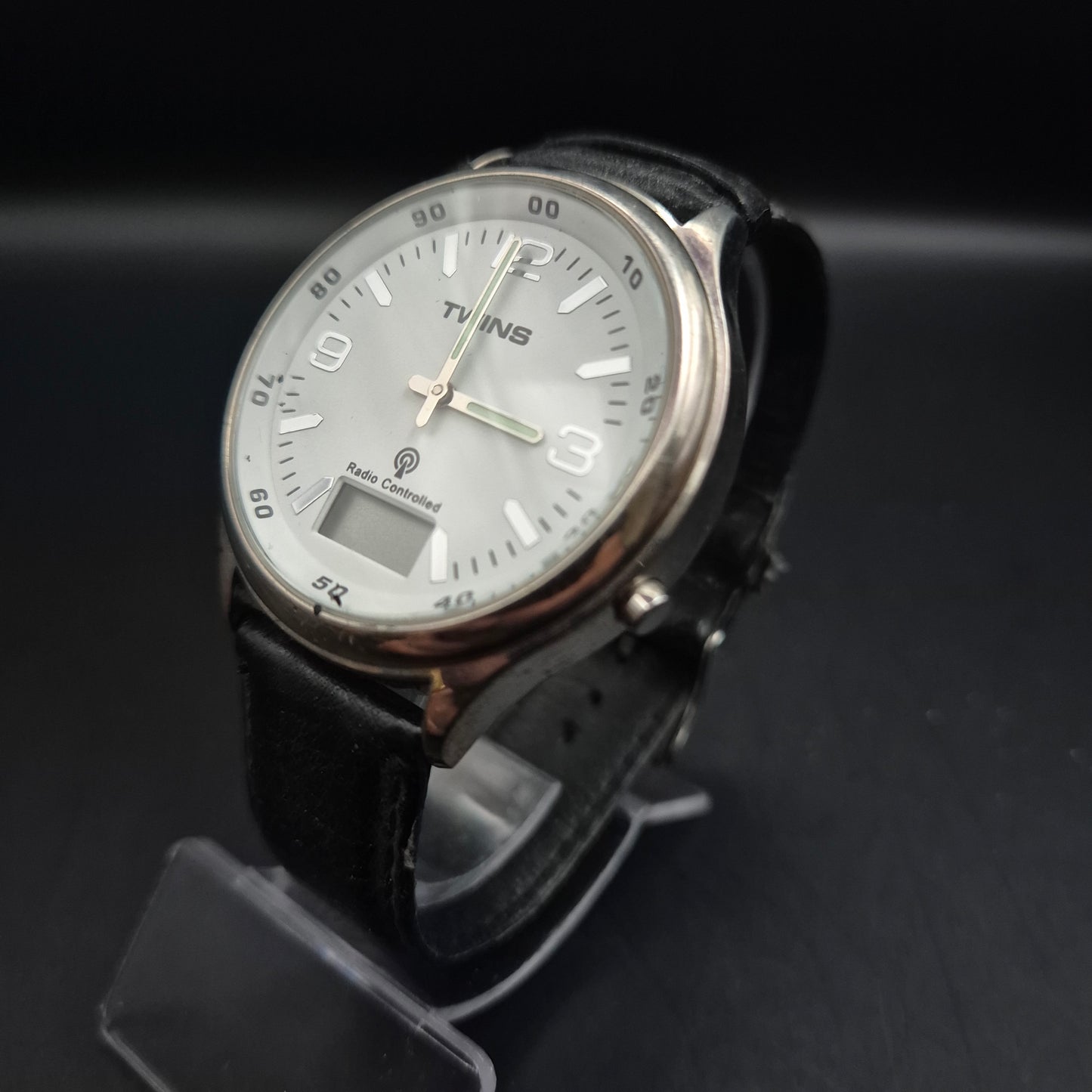 TWINS Herren Uhr – Funkgesteuert mit Digitalanzeige & Lederarmband