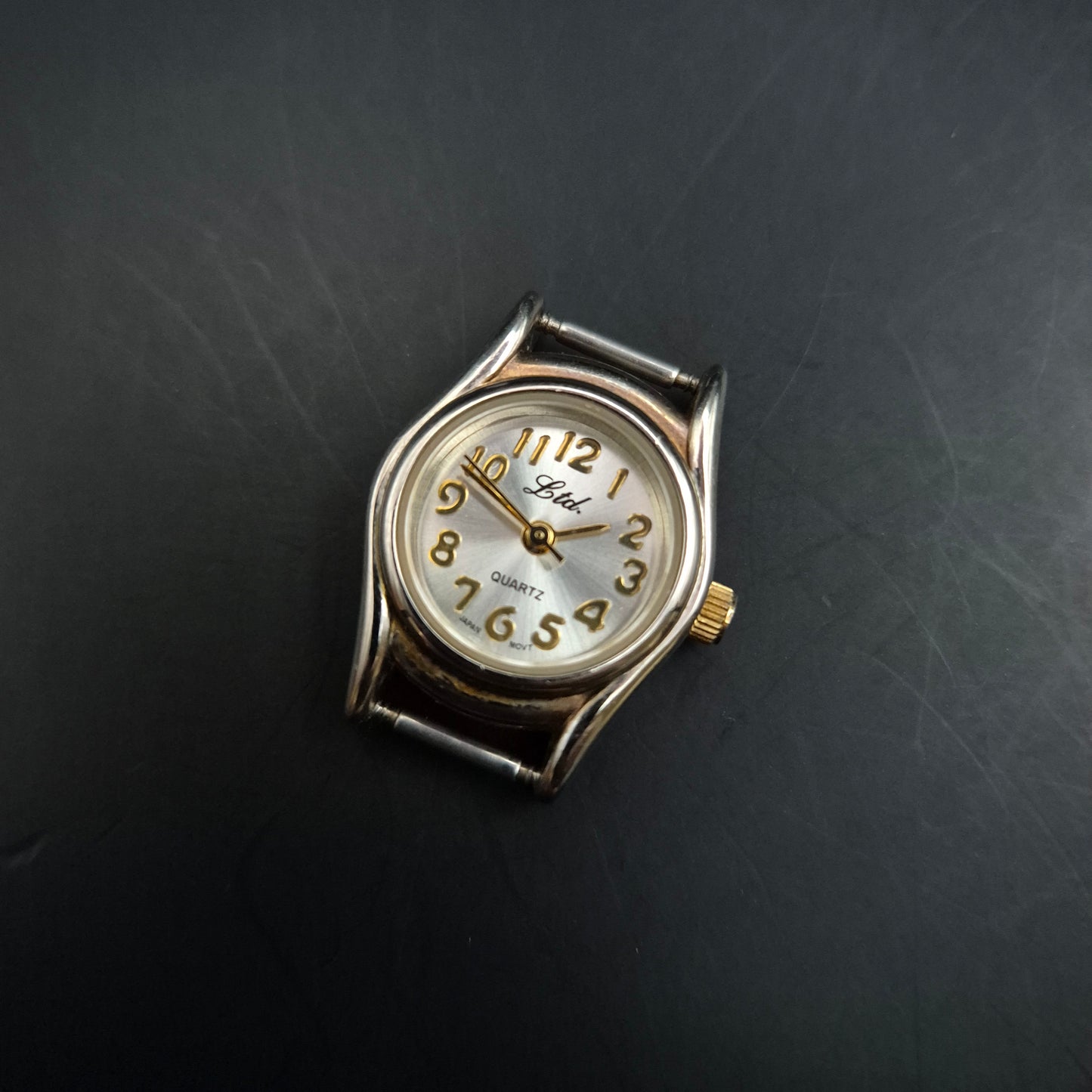 Stilvolle Litor Damen Uhr – Zweifarbiges Design mit goldenen Zahlen