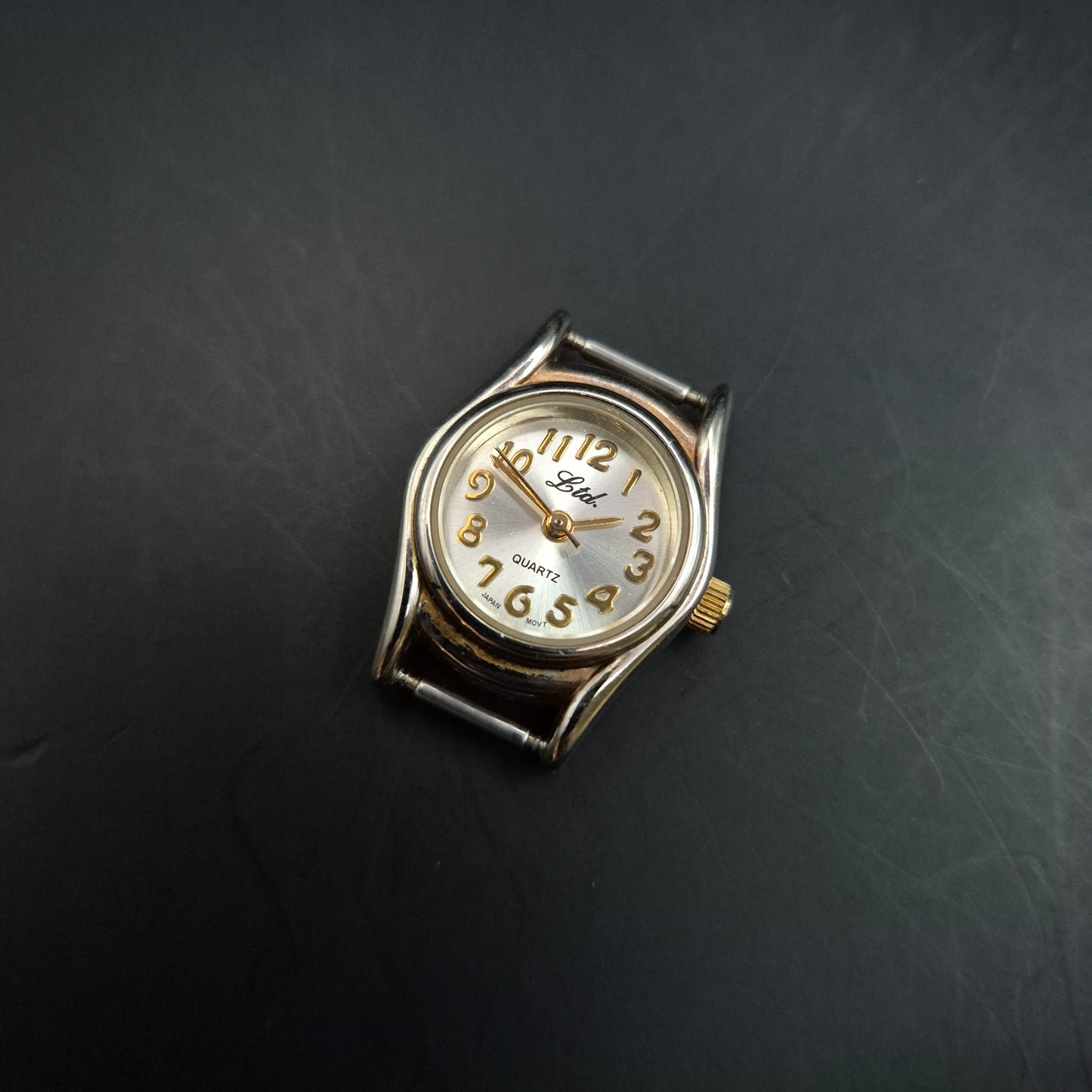 Stilvolle Litor Damen Uhr – Zweifarbiges Design mit goldenen Zahlen