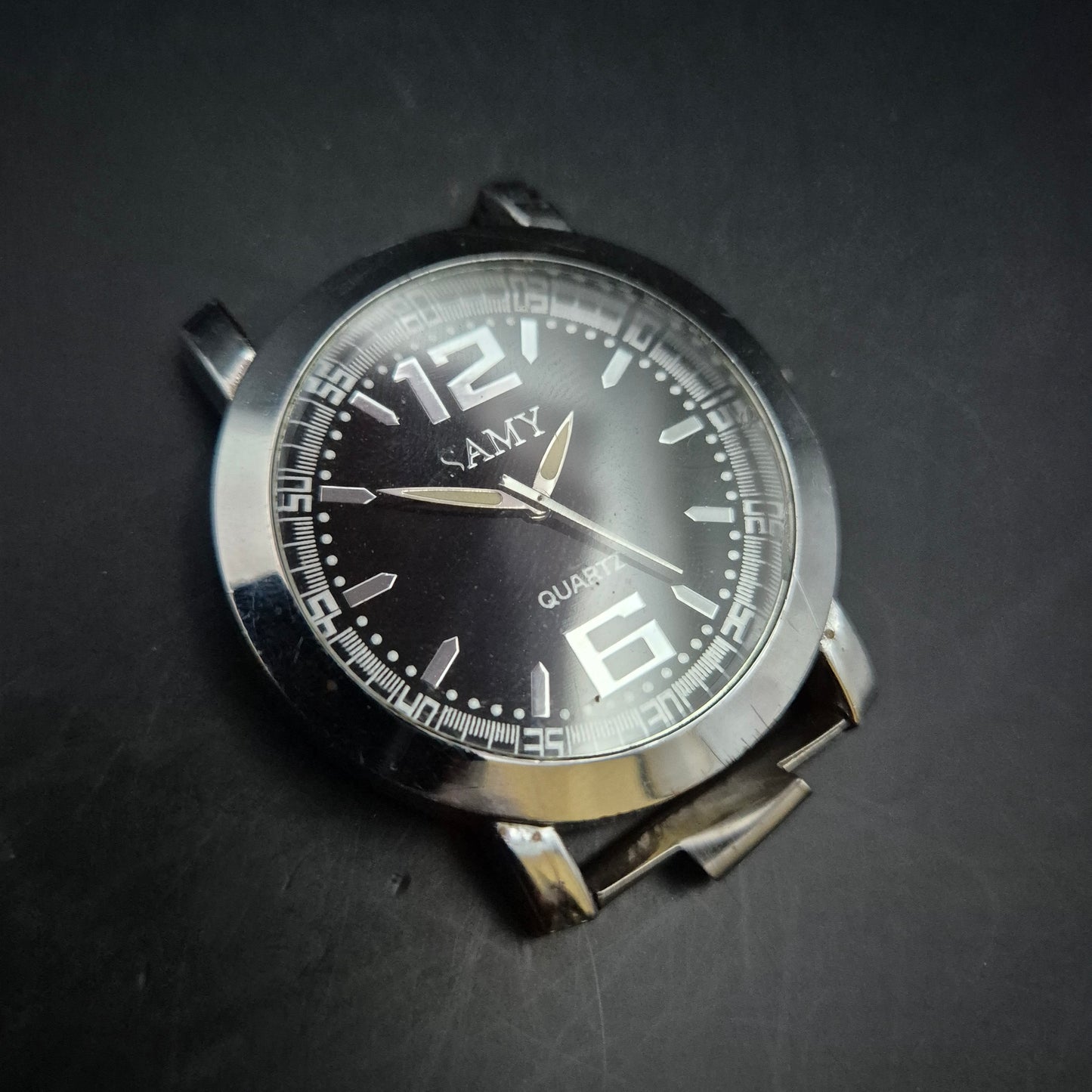 SAMY Herren Uhr – Schwarzes Zifferblatt im sportlichen Look