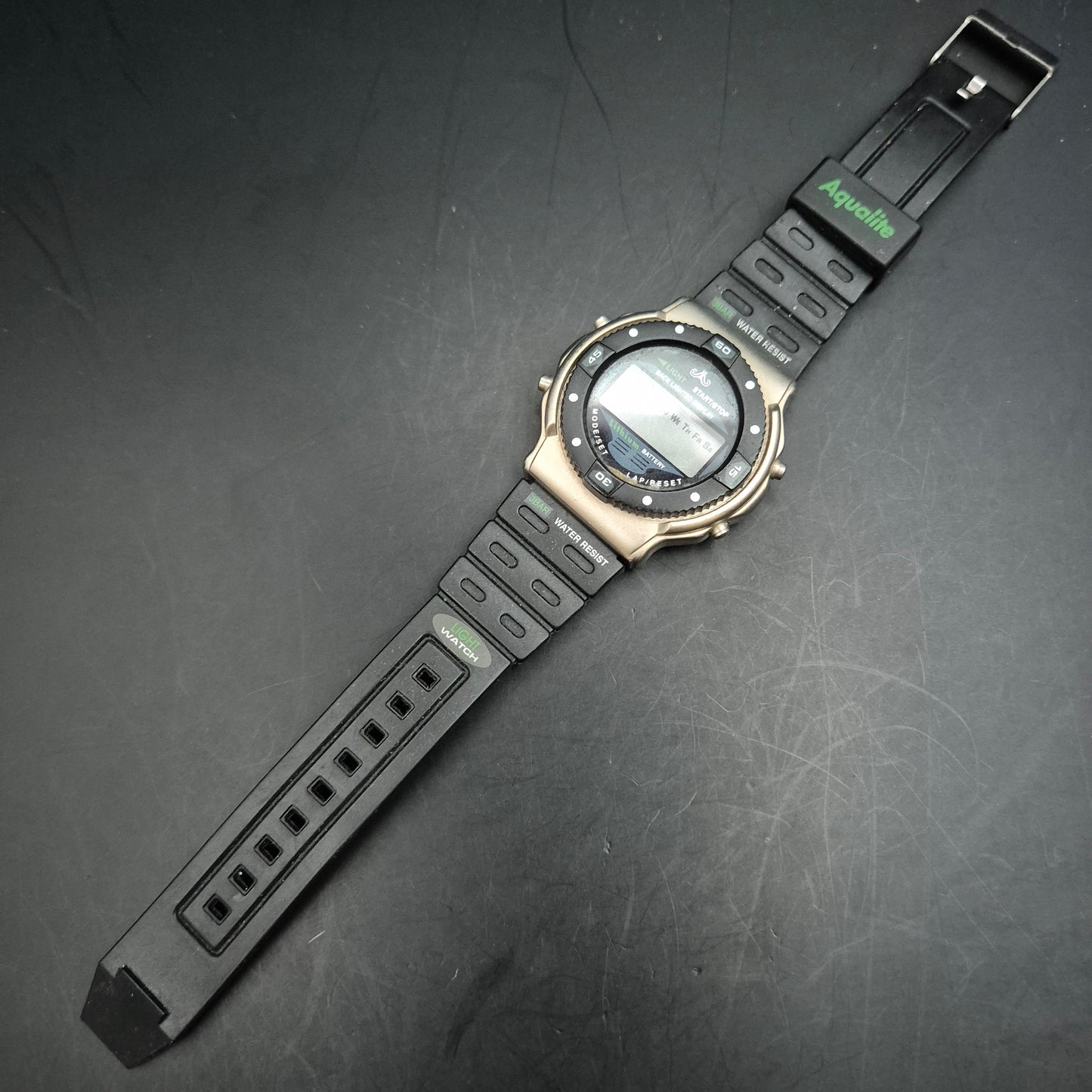 Vintage Aqualite Herren Uhr – Sportlich Digital mit robustem Band