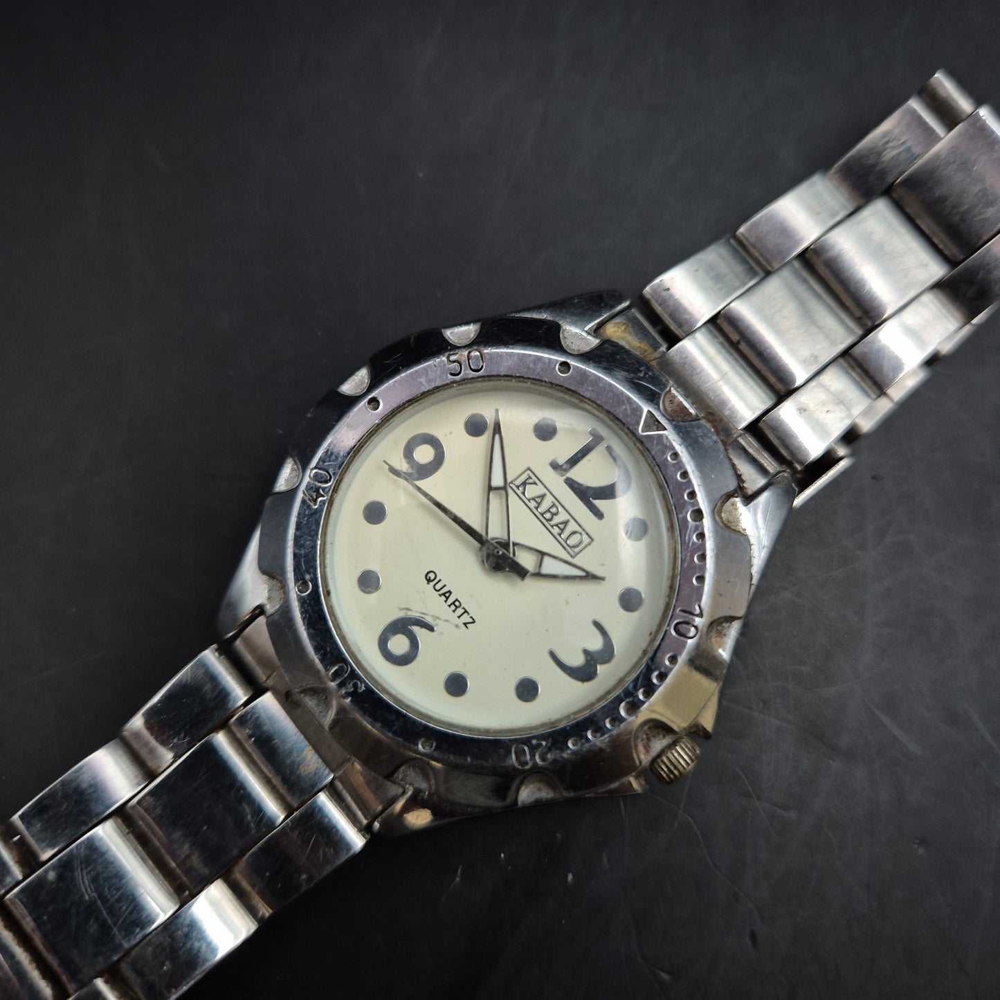 Sportliche KABAO Herren Uhr – Silberfarben mit Taucher-Ästhetik