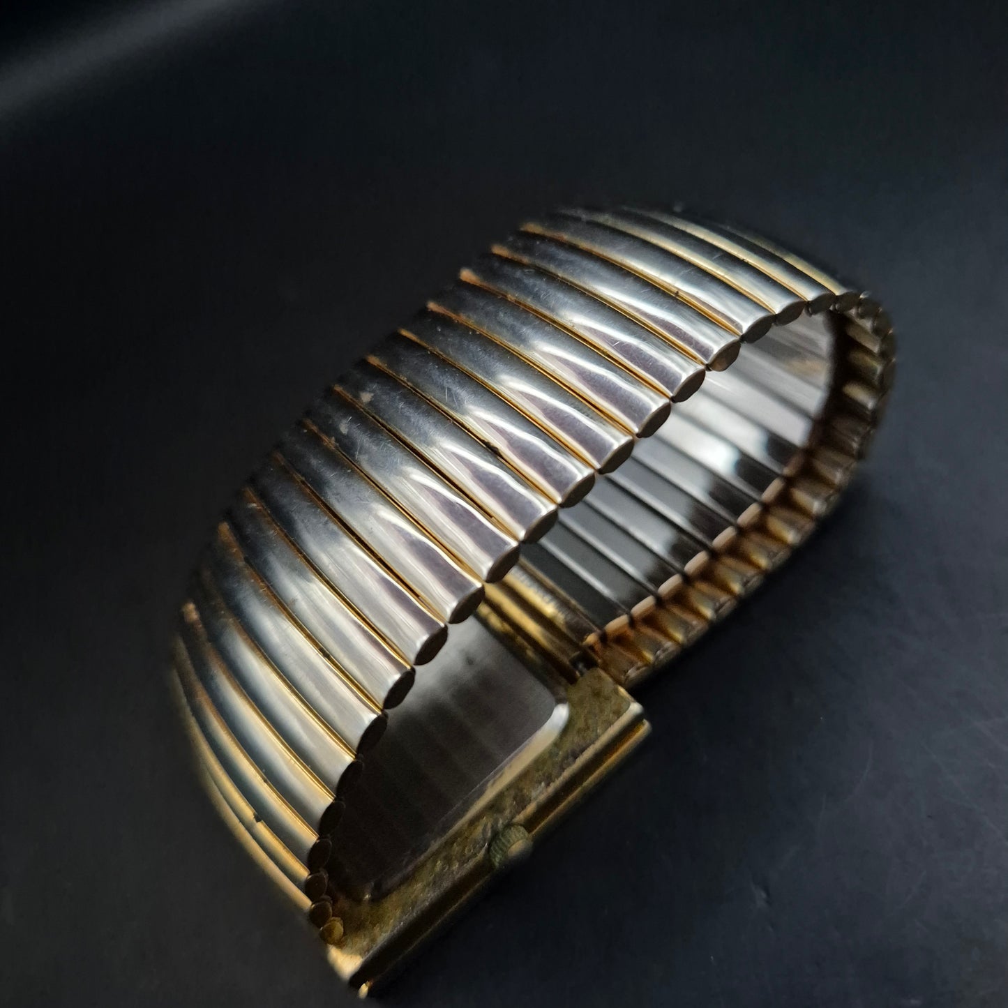 Glamouröse Damen Uhr – Quadratisches Design mit Strass