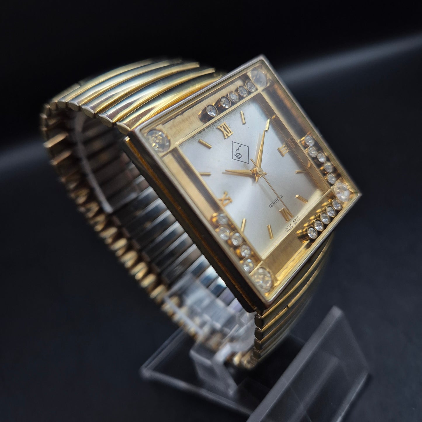 Glamouröse Damen Uhr – Quadratisches Design mit Strass