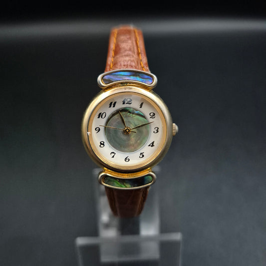 Elegante Damen Uhr – Perlmut-Zifferblatt und Abalone Akzente (Armband defekt)