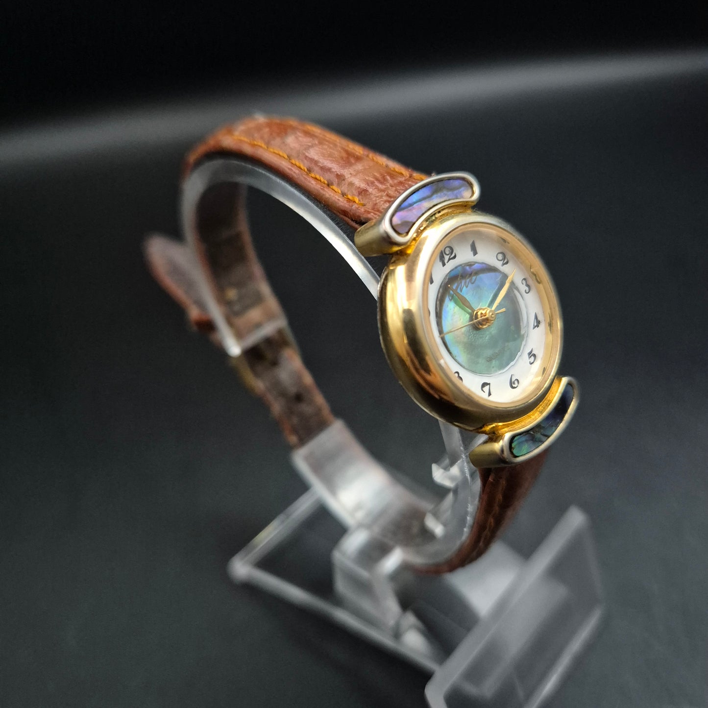 Elegante Damen Uhr – Perlmut-Zifferblatt und Abalone Akzente (Armband defekt)