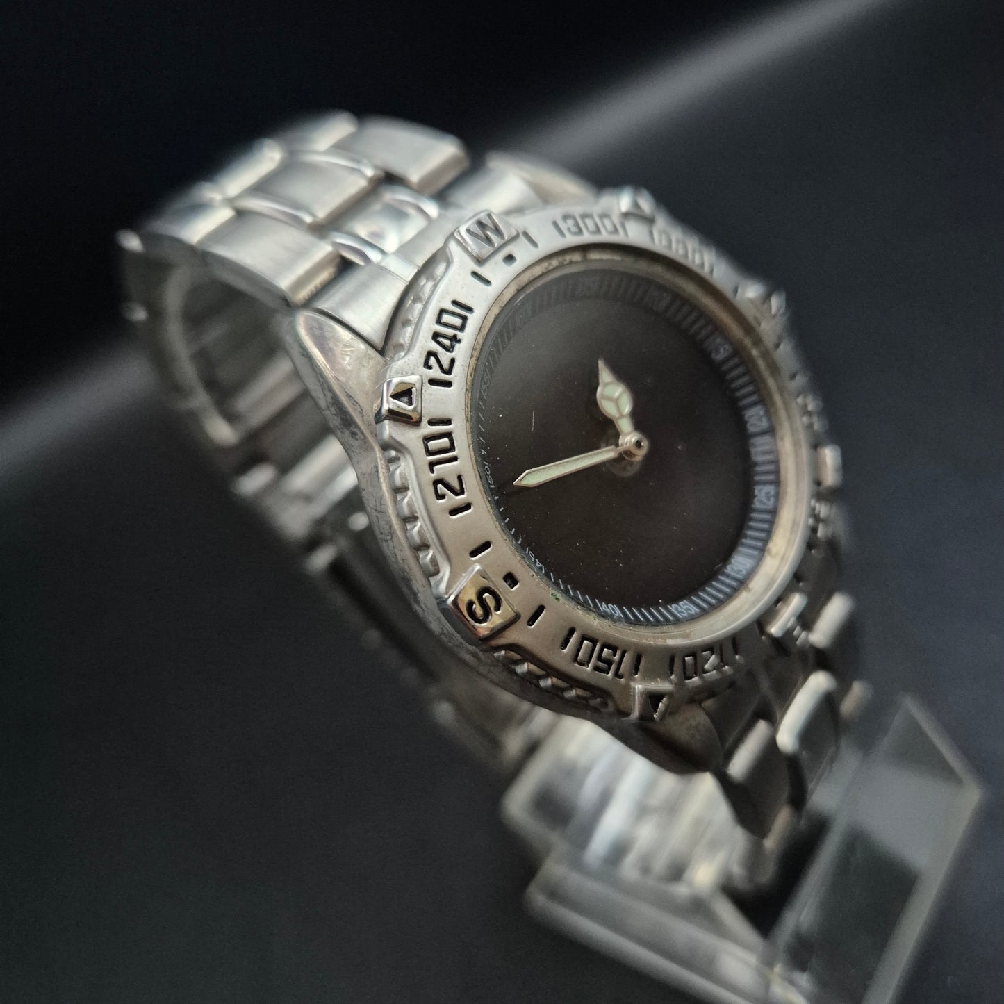 Rovel Herren Uhr – Sportlicher Look mit Kompass-Lünette