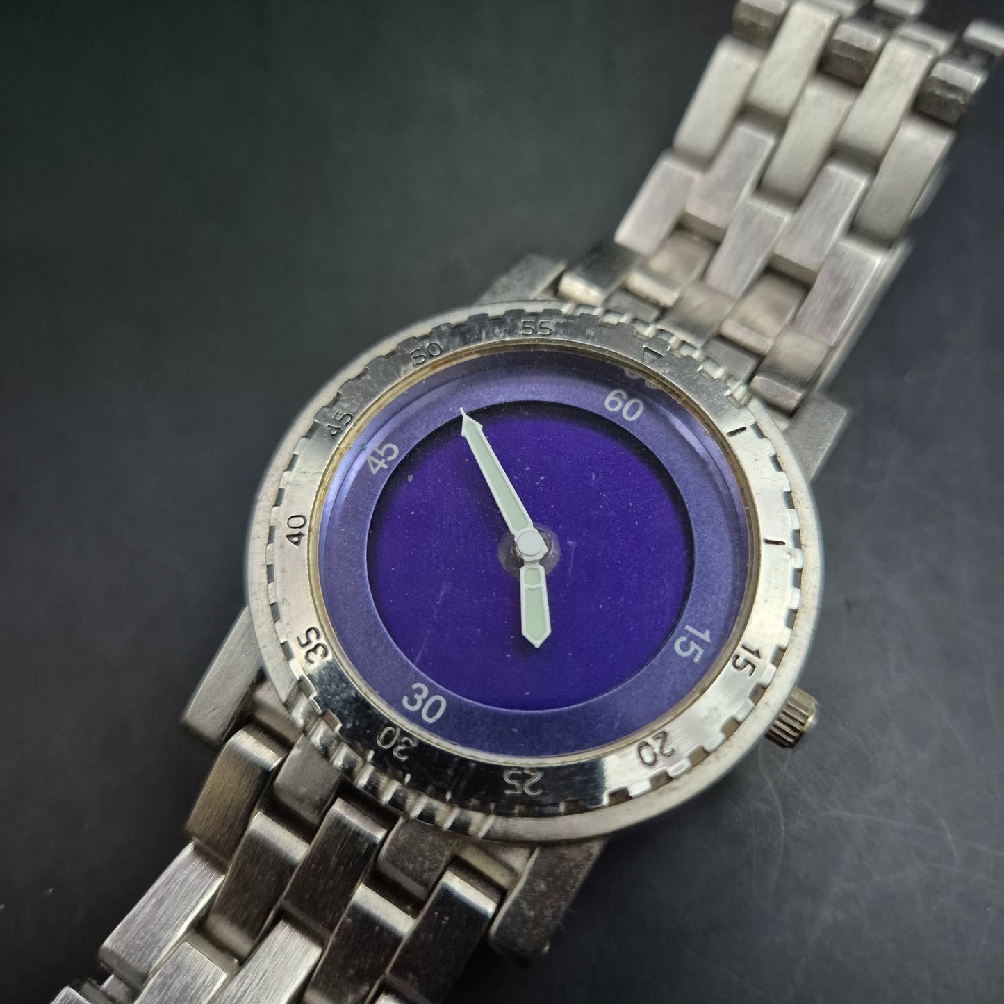 Markante Herren Uhr – Tiefblaues Zifferblatt mit Diver-Lünette