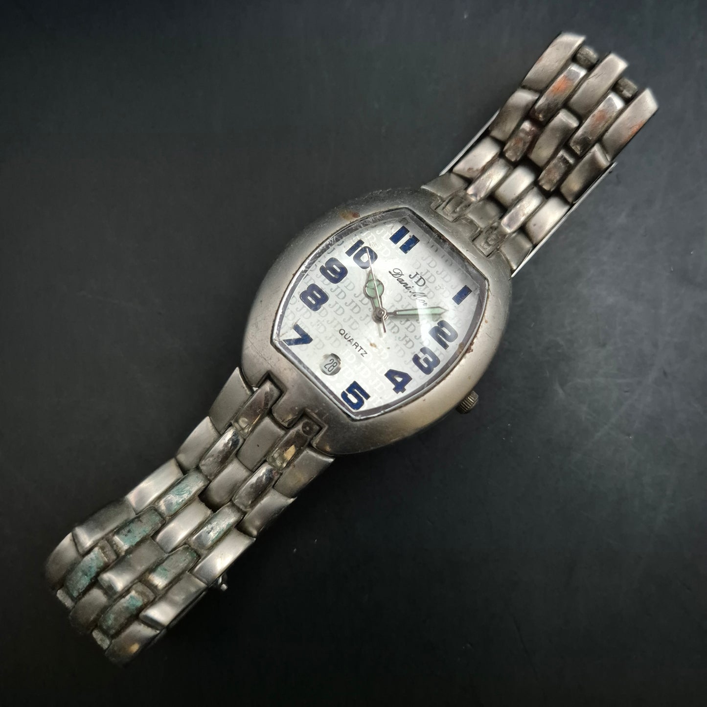 JD Dani Mor Damen Uhr – Extravagantes Logo-Design