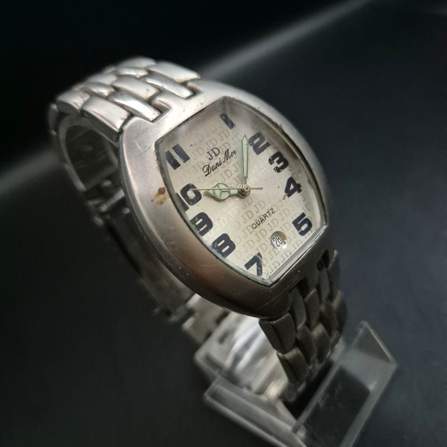 JD Dani Mor Damen Uhr – Extravagantes Logo-Design