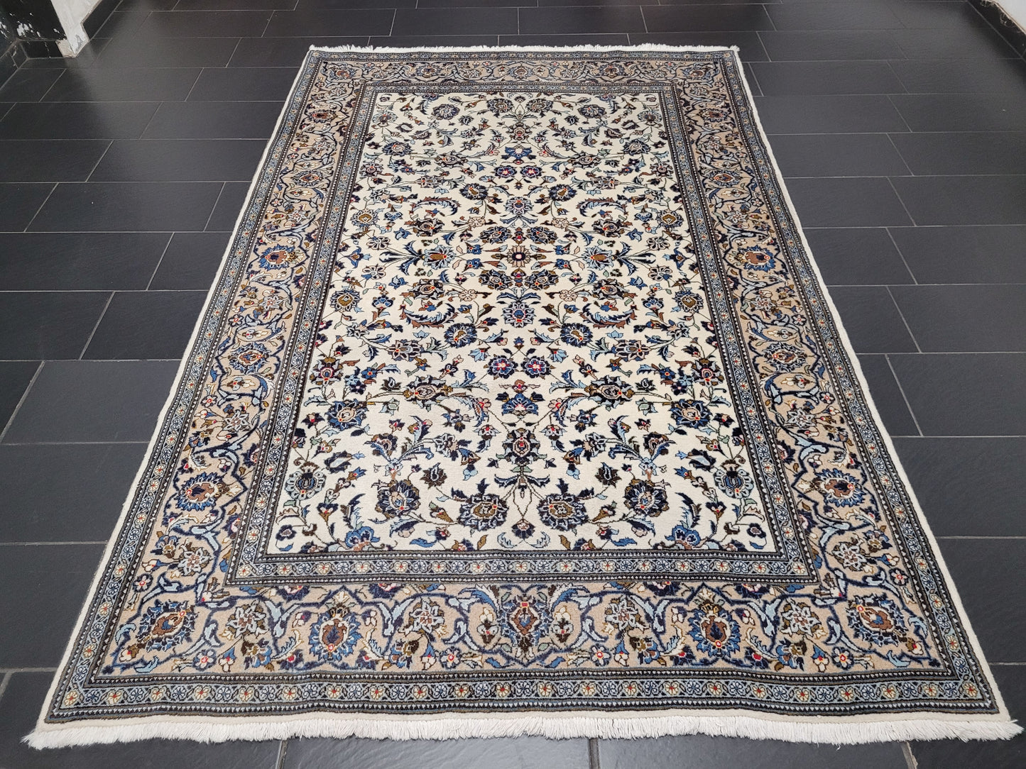 Keshan – Handgeknüpfter Orientteppich aus reiner Schurwolle – 300 × 195 cm