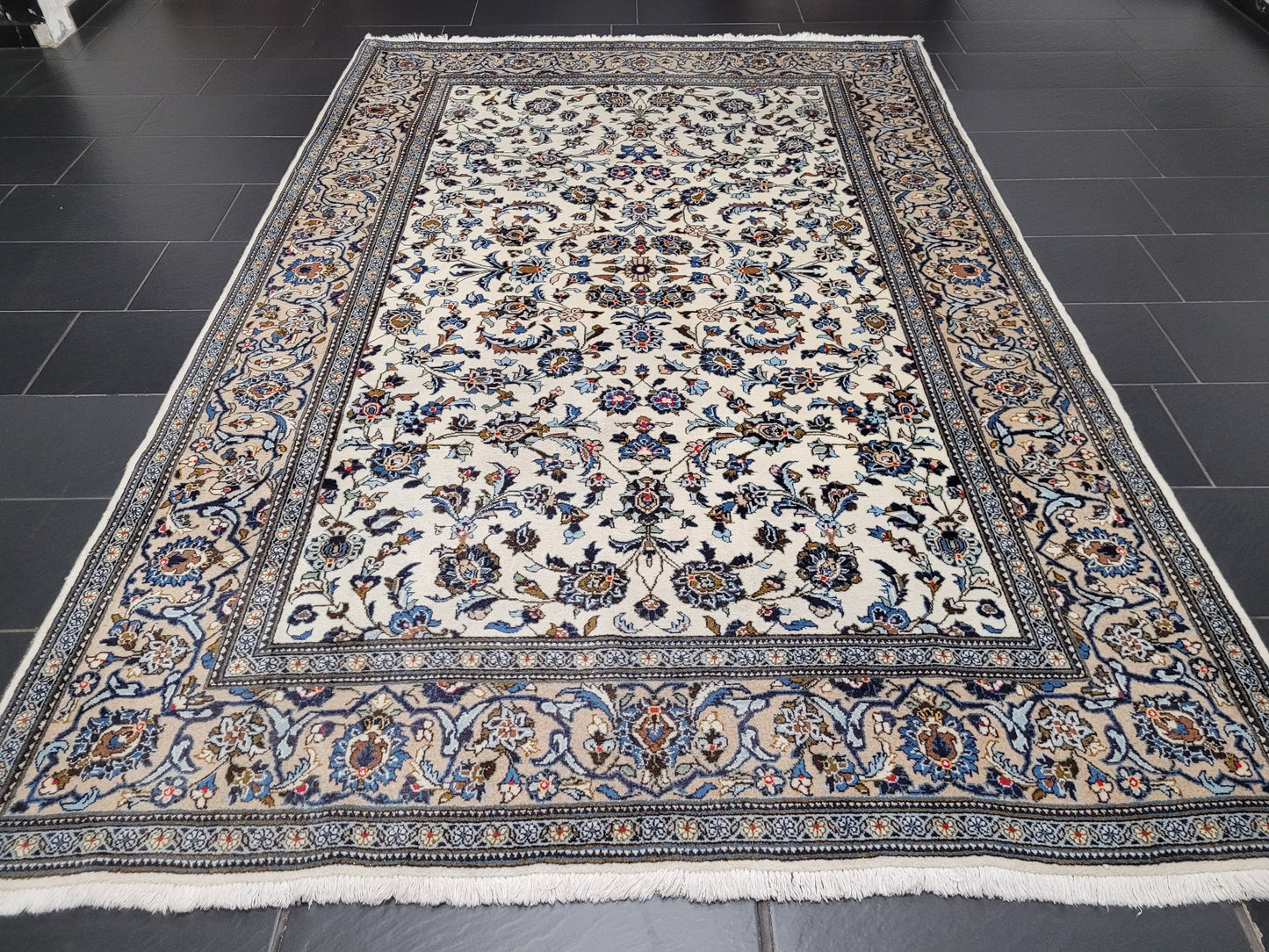 Keshan – Handgeknüpfter Orientteppich aus reiner Schurwolle – 300 × 195 cm