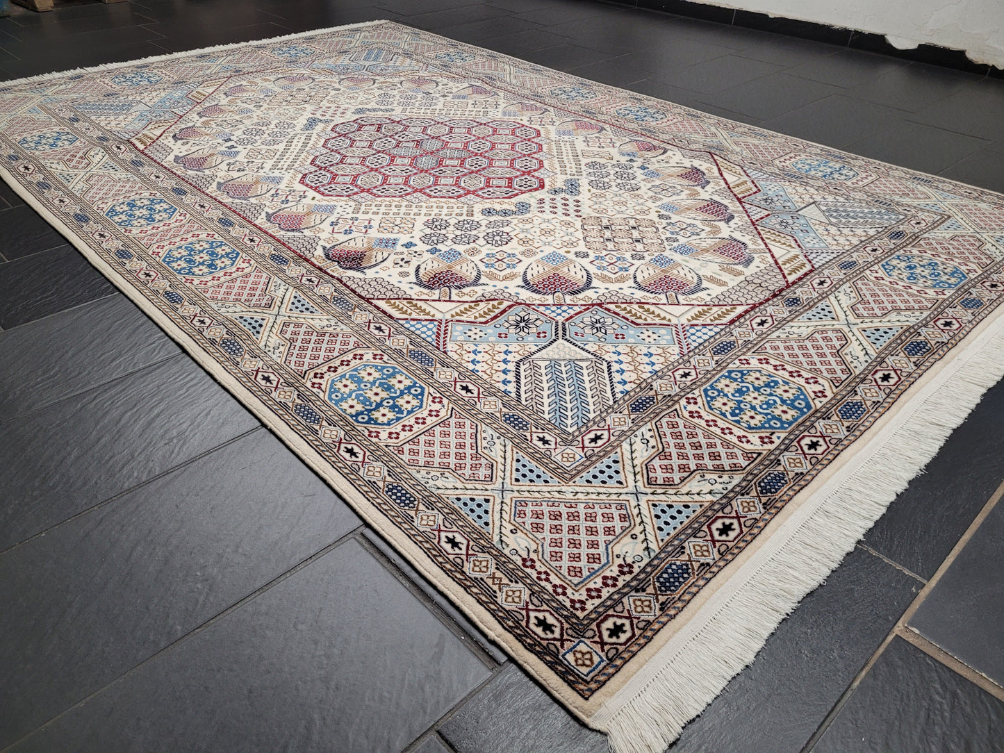 Nain Teppich – Korkwolle mit Seide – 310 × 200 cm – handgeknüpft