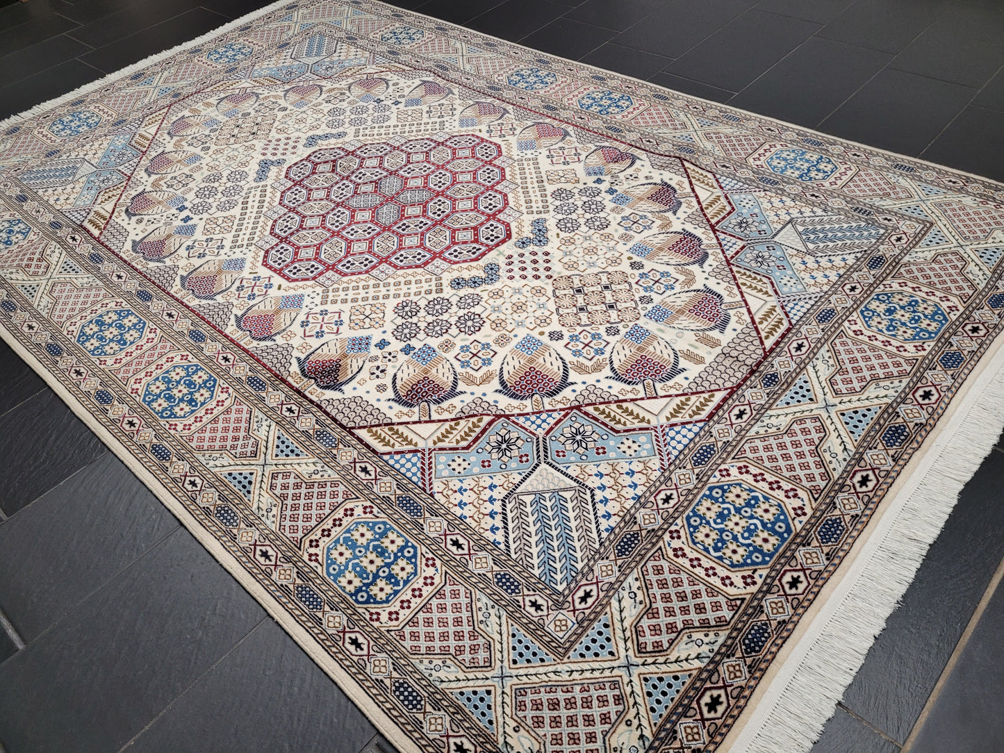 Nain Teppich – Korkwolle mit Seide – 310 × 200 cm – handgeknüpft