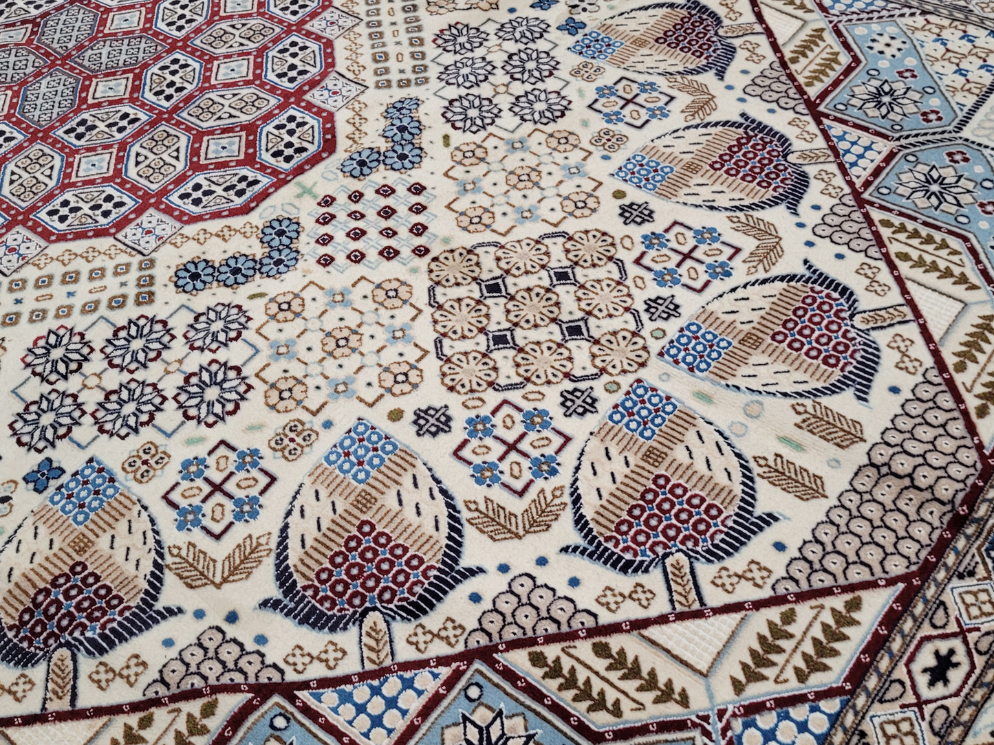 Nain Teppich – Korkwolle mit Seide – 310 × 200 cm – handgeknüpft