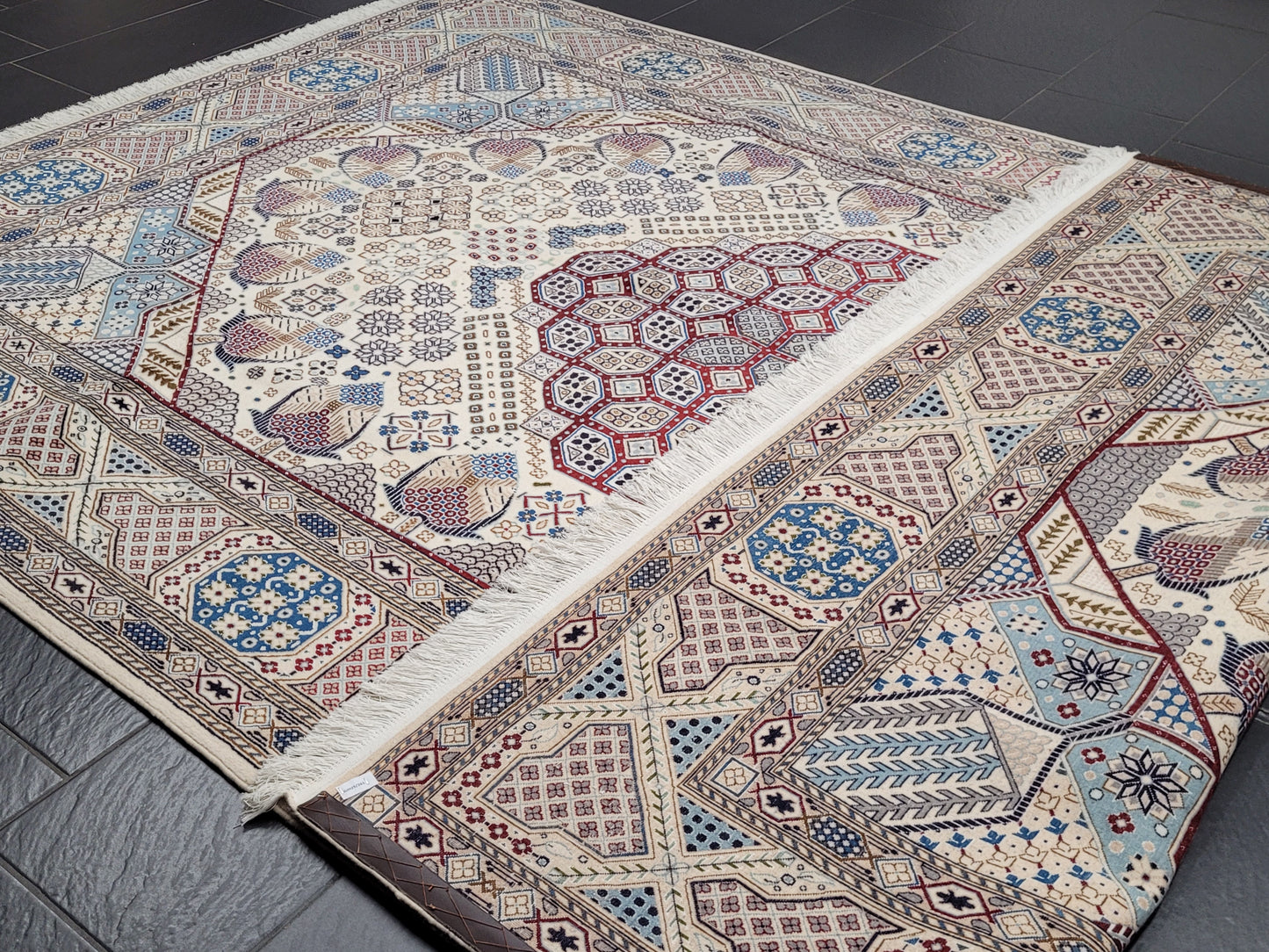 Nain Teppich – Korkwolle mit Seide – 310 × 200 cm – handgeknüpft