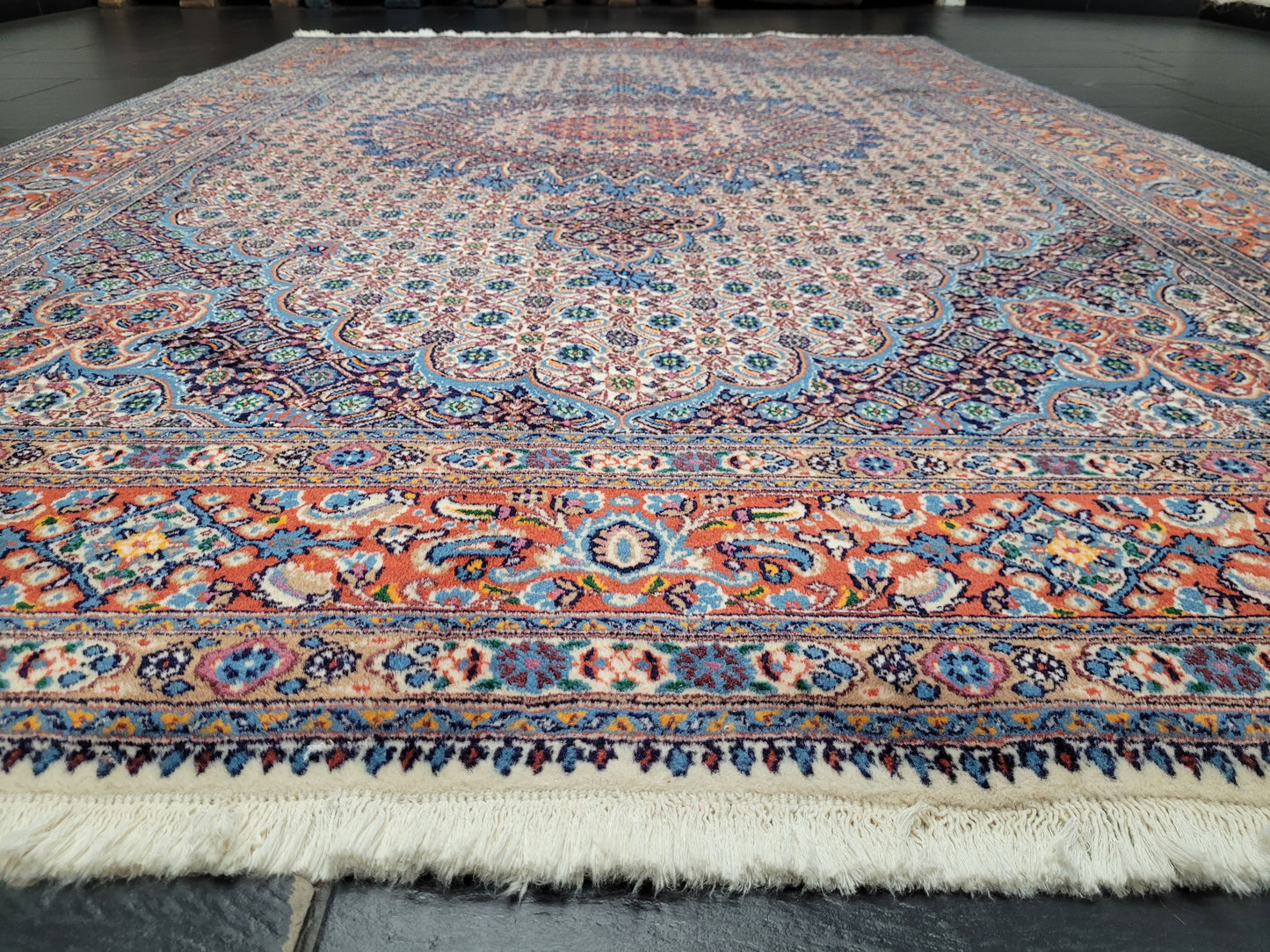 Moud Teppich Korkwolle mit Seide Medaillon Design 300 × 190 cm