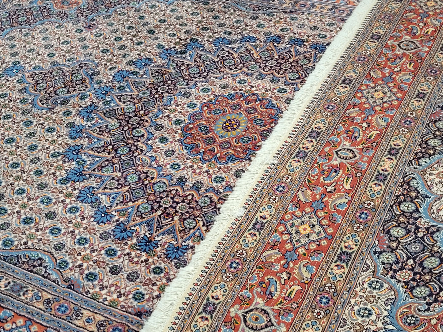 Moud Teppich Korkwolle mit Seide Medaillon Design 300 × 190 cm