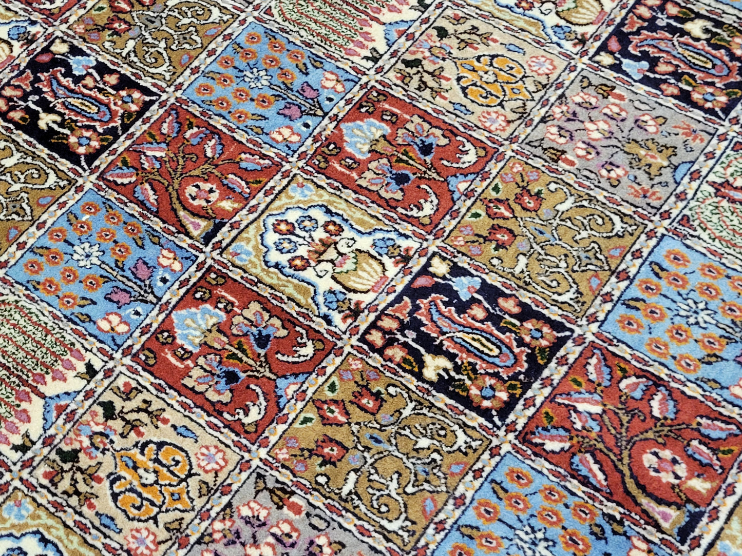 Moud Teppich Korkwolle Felderdesign 265 × 155 cm