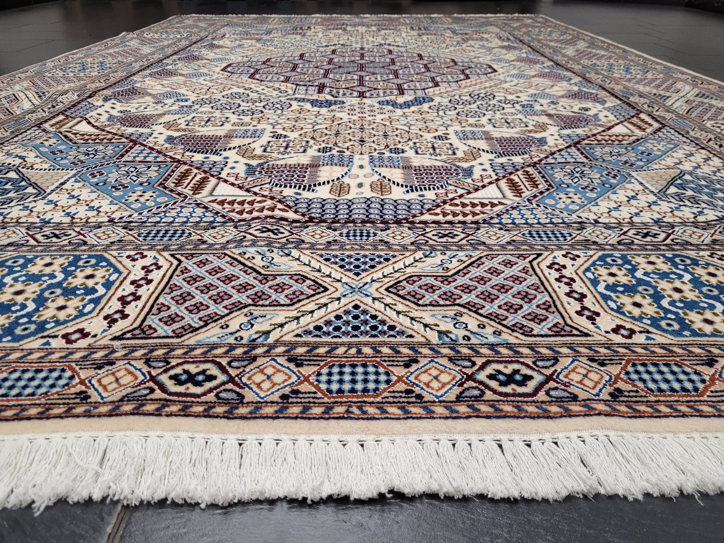 Nain Teppich Korkwolle mit Seide feine Knüpfung 315 × 205 cm